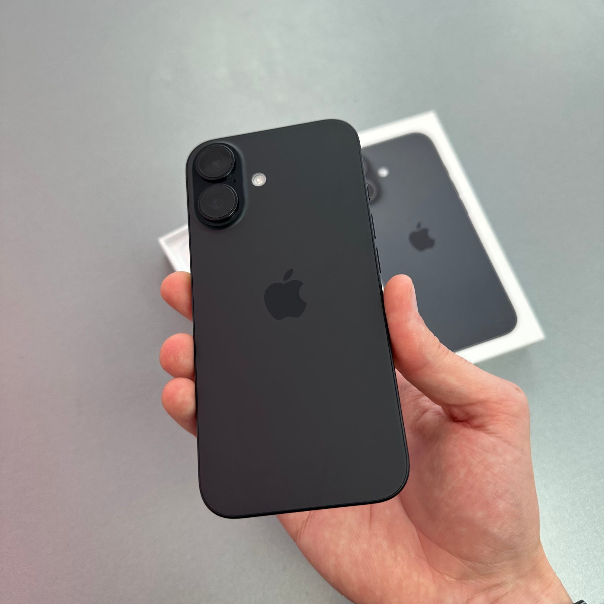 Apple iPhone 16 128GB Black - 100% Battery Health