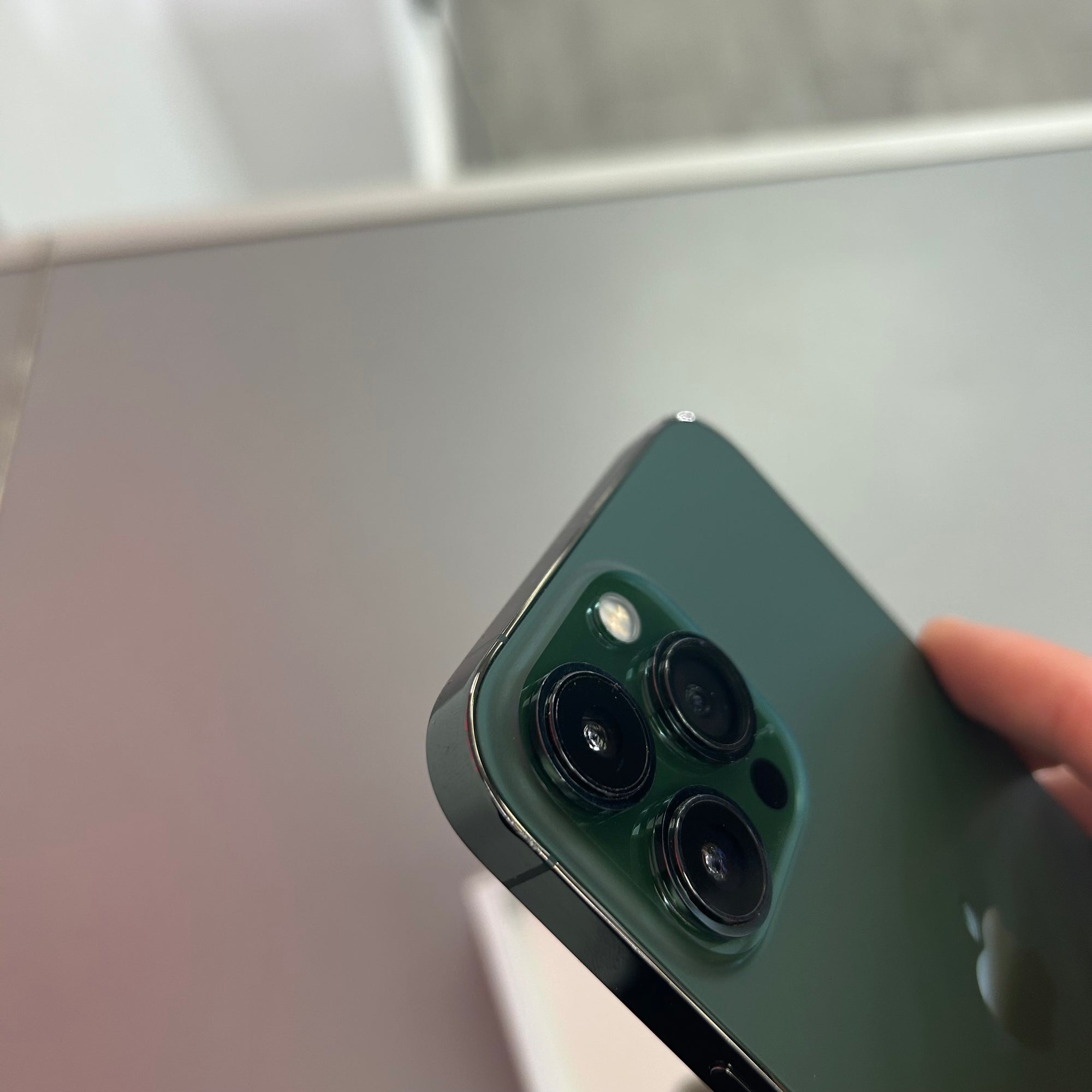 Apple iPhone 13 Pro Max 6.7” 128GB Alpine Green - 100% Battery Health