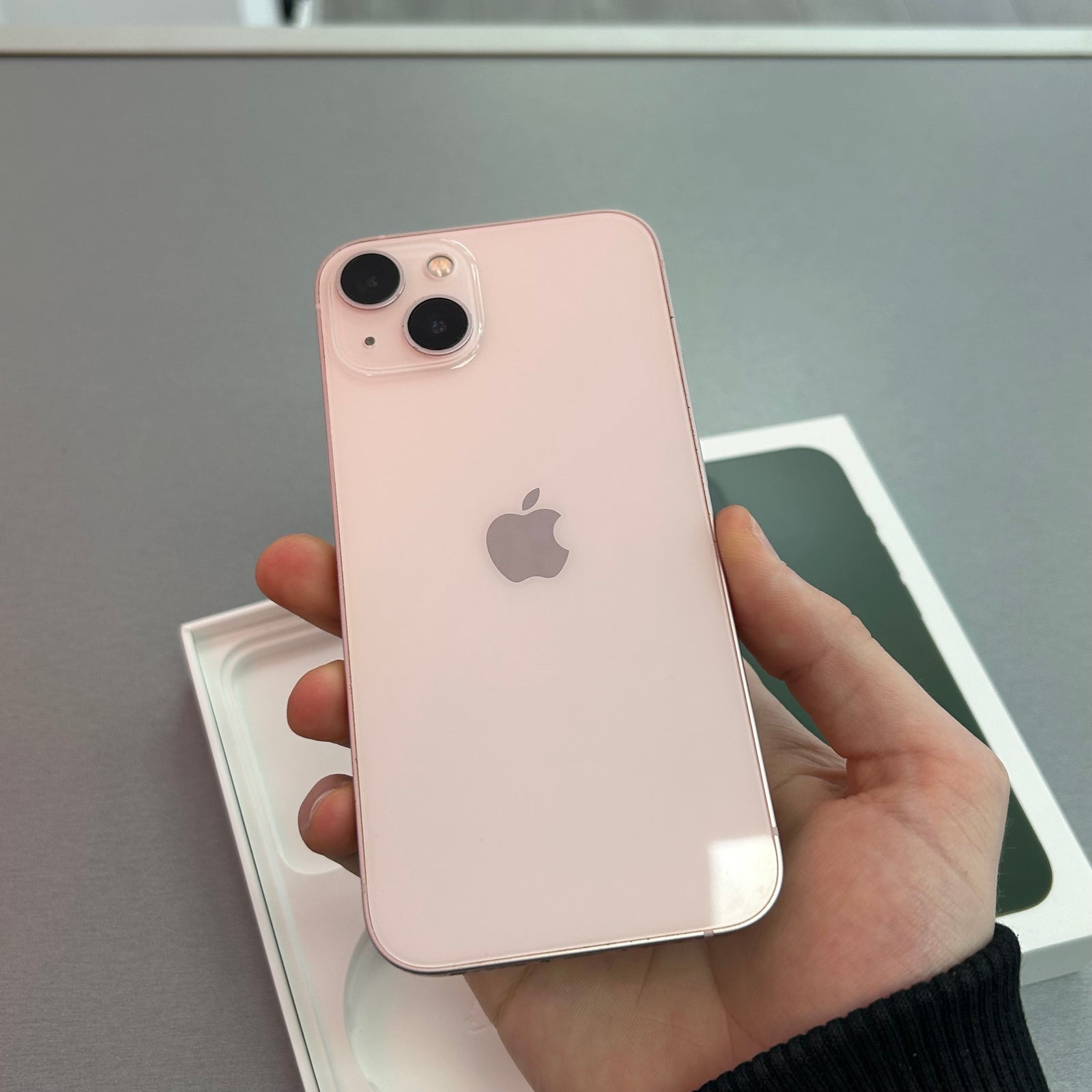 Apple iPhone 13 128GB Pink - 100% Battery Health