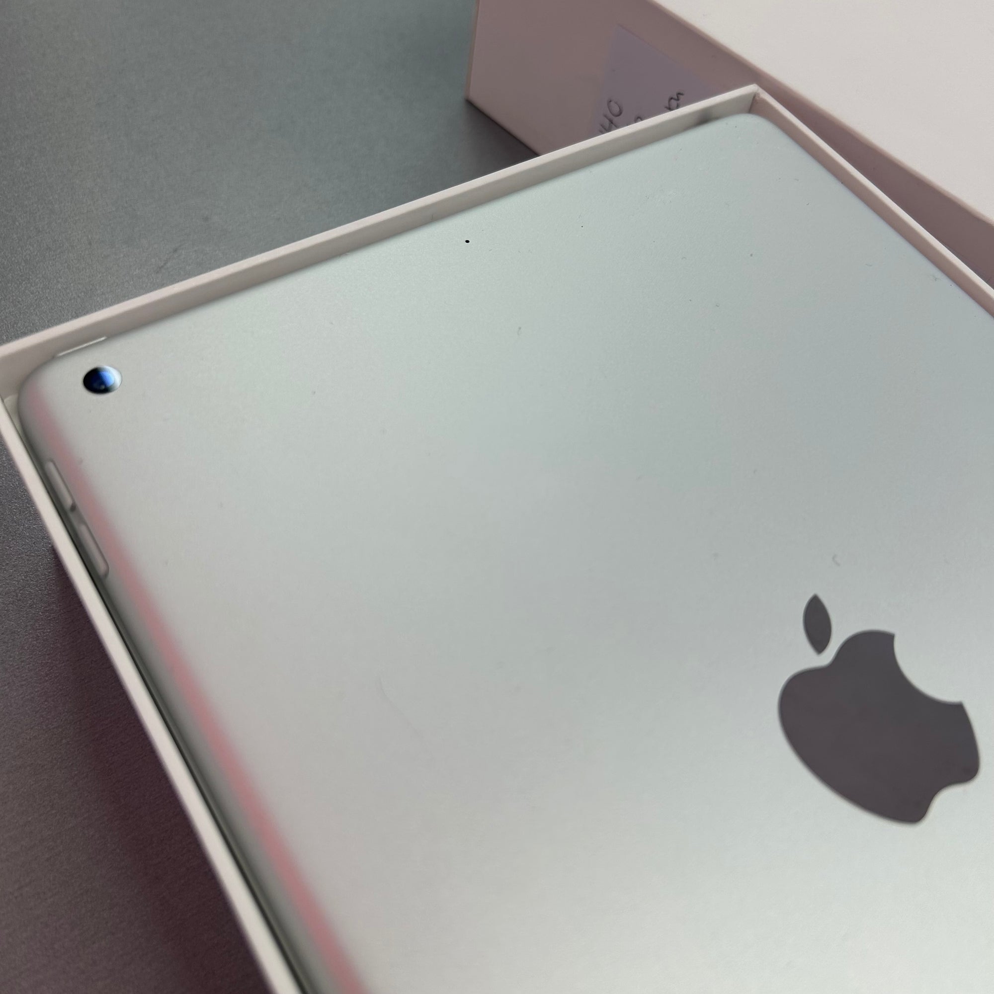 Apple iPad 9th Generation 64GB Silver - Wi-Fi Edition