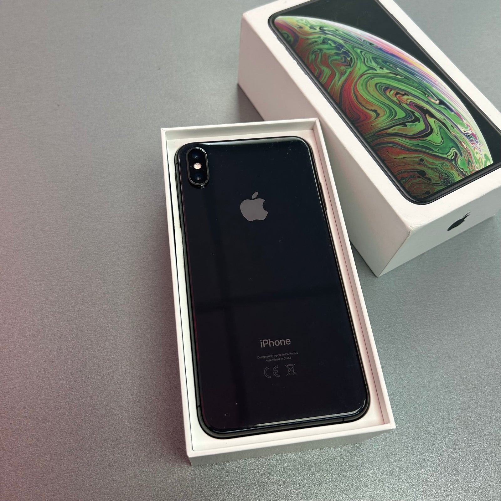 Apple iPhone XS Max Black 64GB & 100% Battery Health