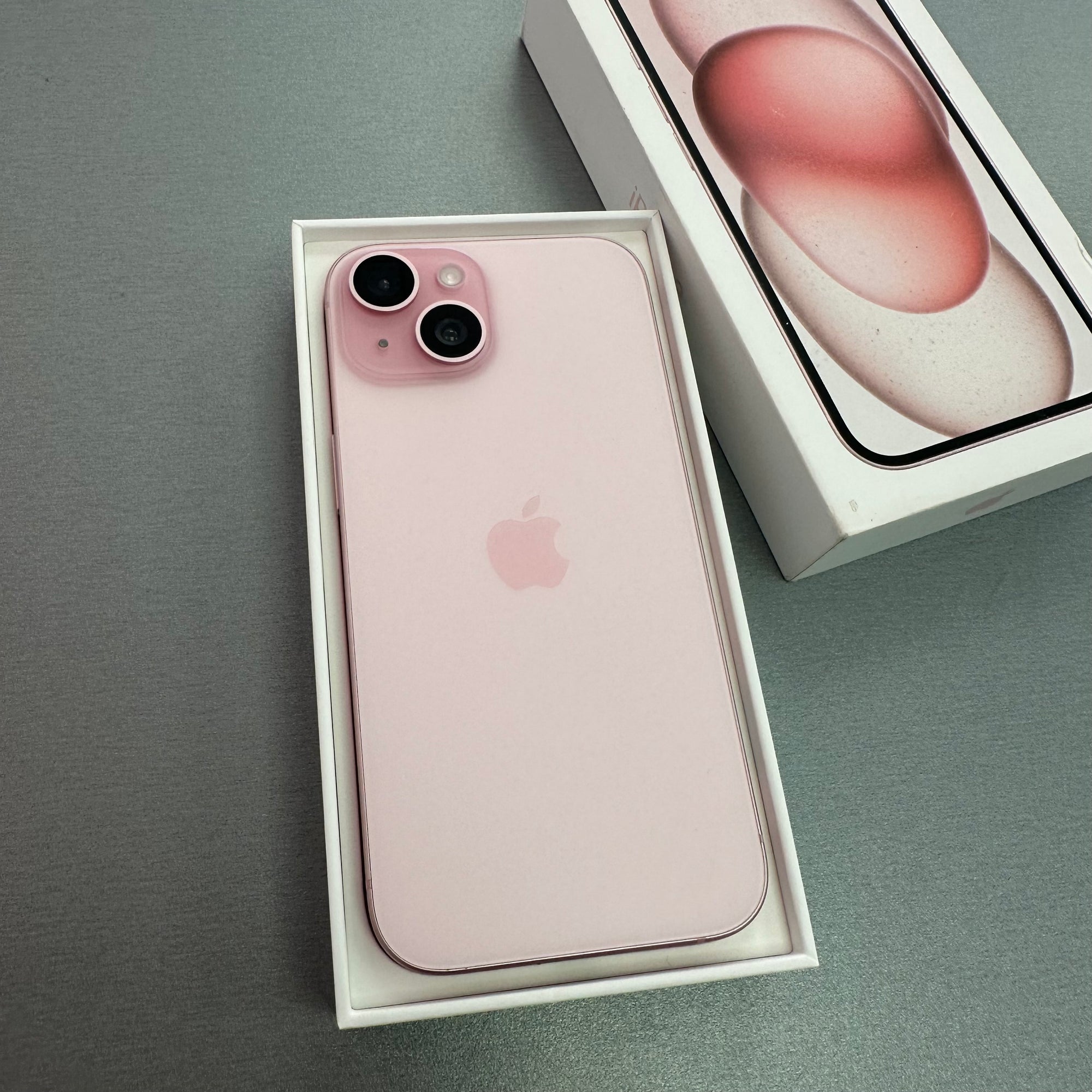 Apple iPhone 15 128GB Pink - 100% Battery Health