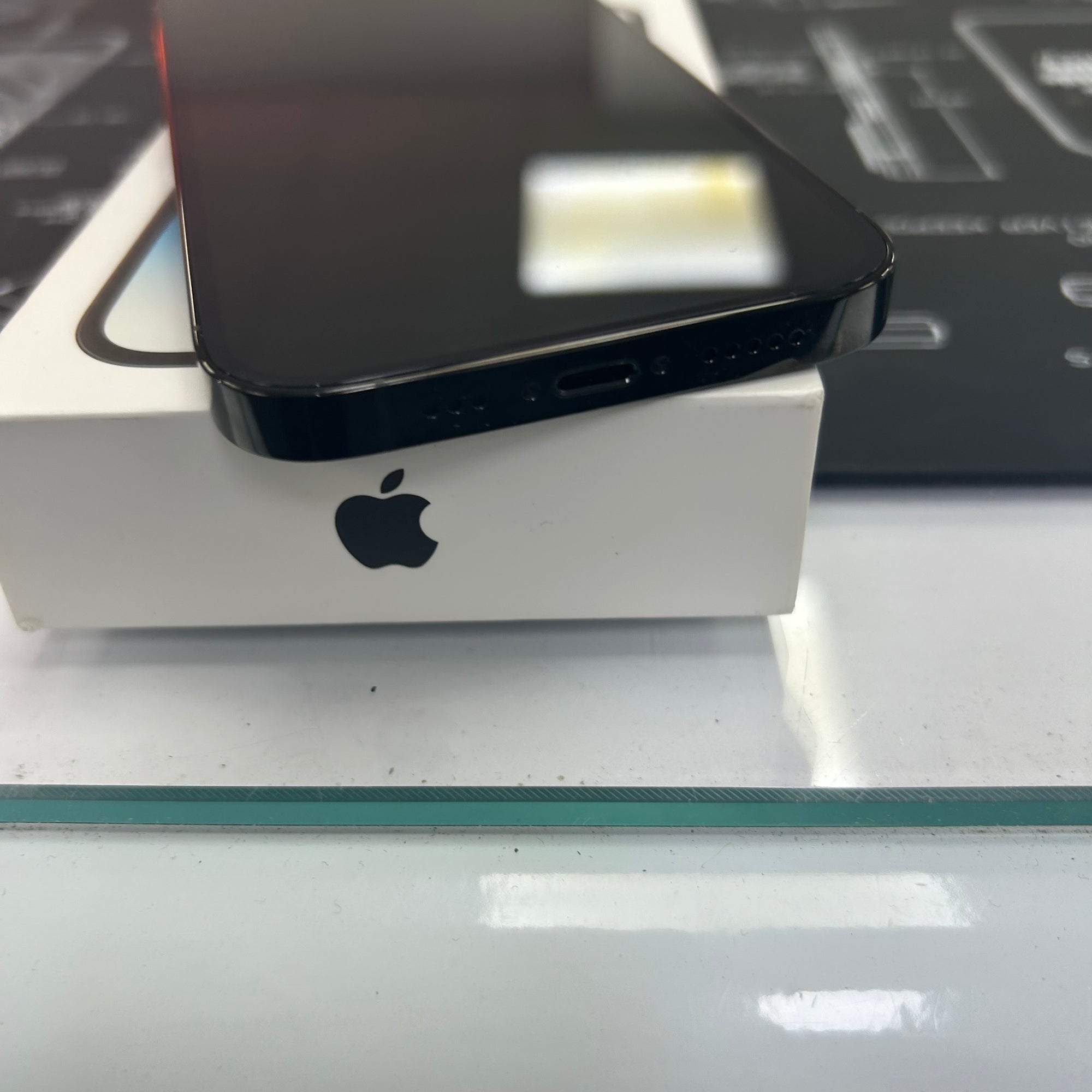 Apple iPhone 14 Pro - Black 128GB &amp; 100% Battery Health