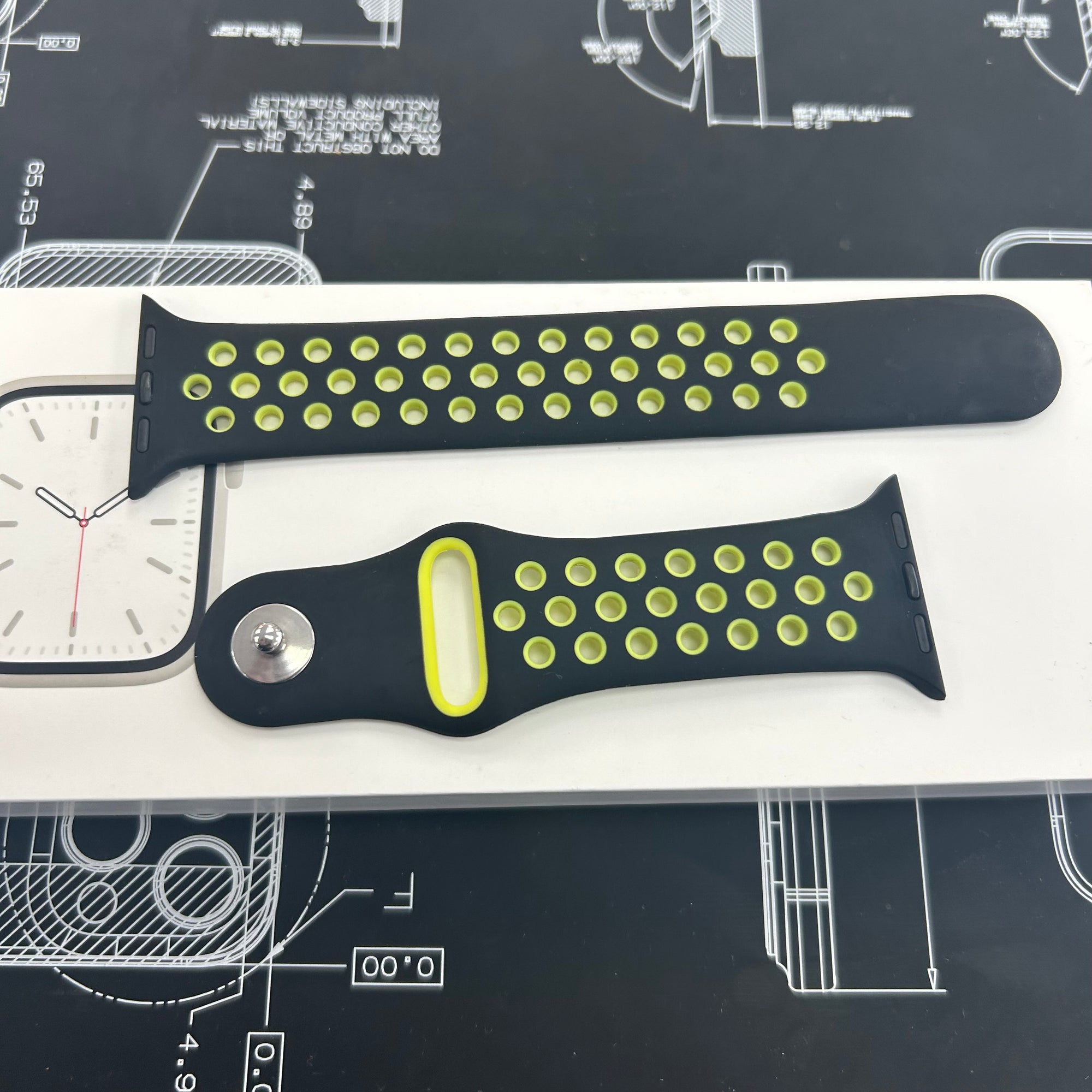 Apple Watch Series 7, 41mm GPS Starlight Aluminium Case