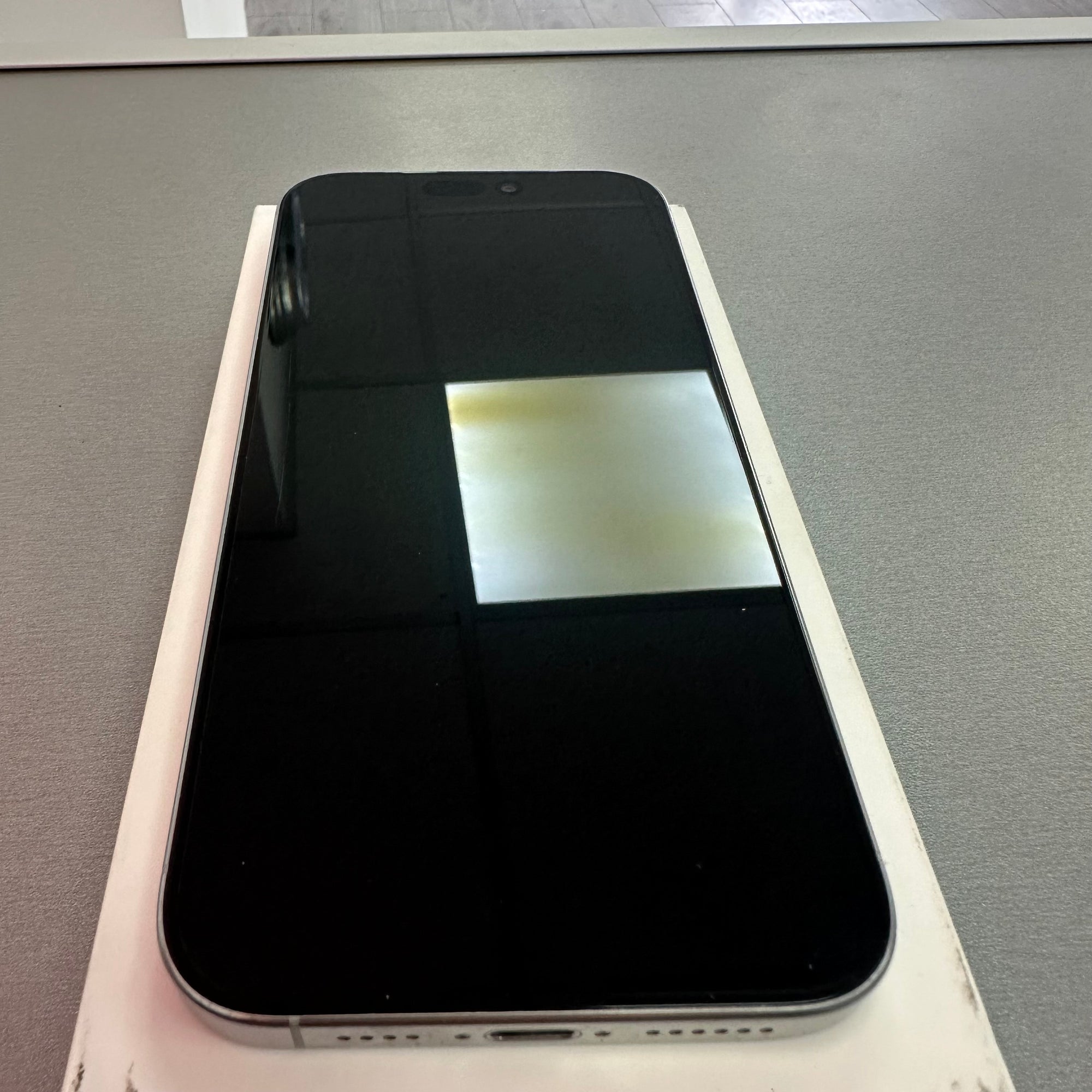Apple iPhone 16 Pro Max 256GB White Titanium - 91% Battery Health