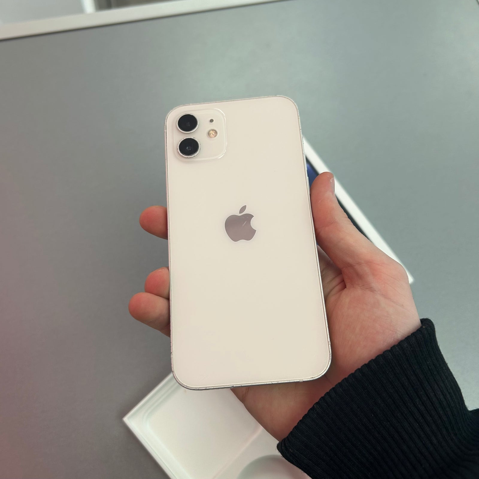 Apple iPhone 12 64GB White 100% Battery Health