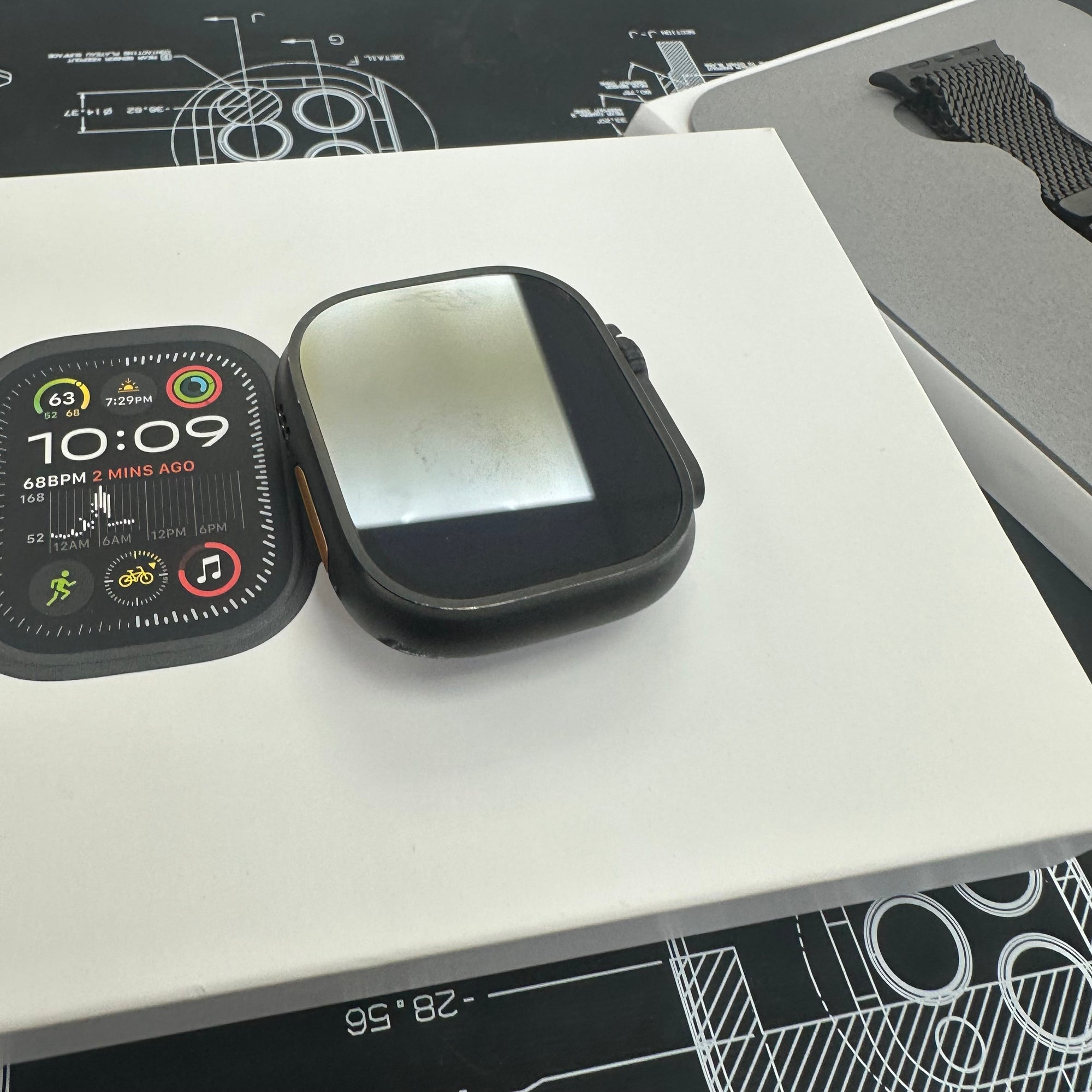 Apple Watch Ultra 2, 49mm GPS and Cellular - Titanium Case &amp; Milanese Strap 100% Battery Health