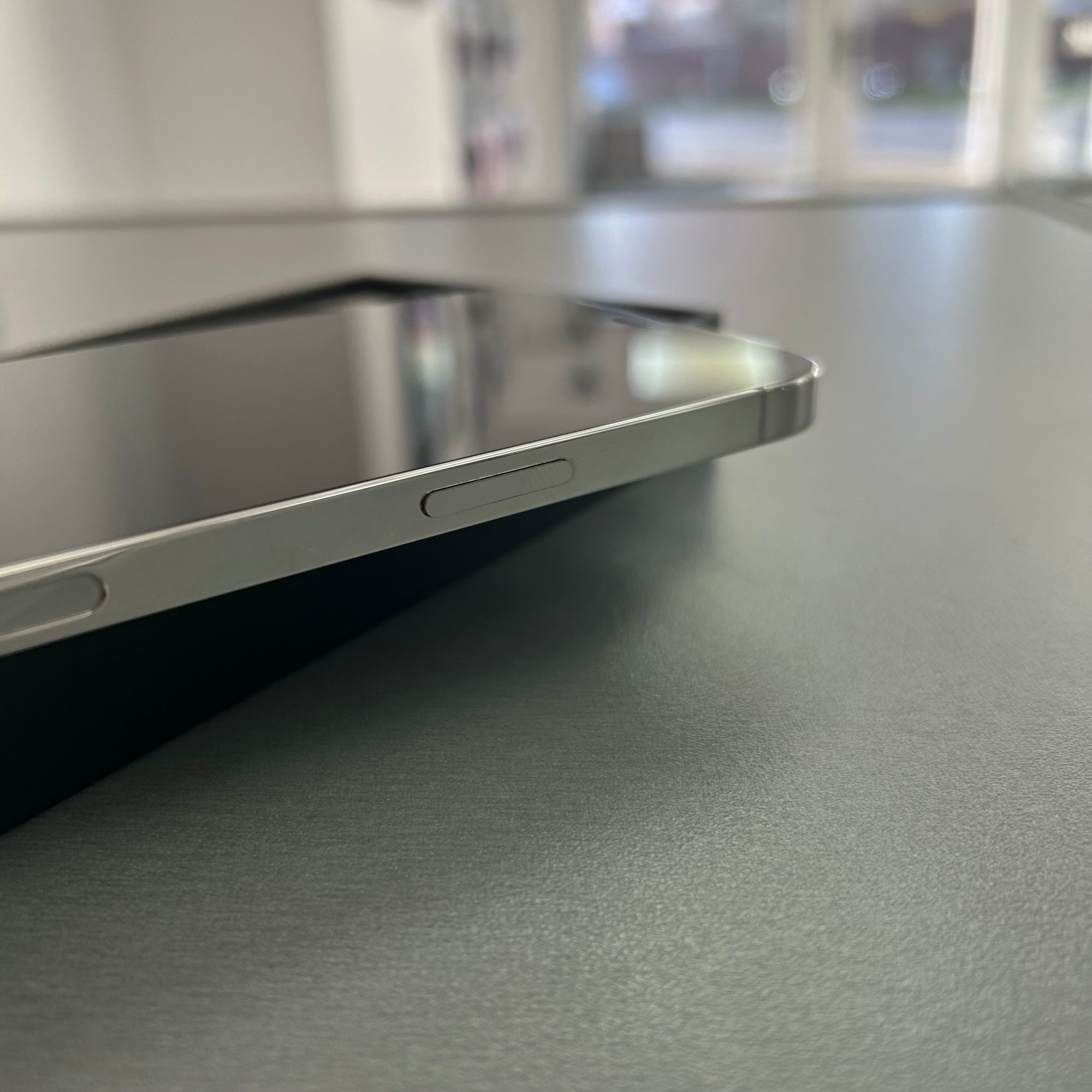 Apple iPhone 12 Pro Max 128GB Silver  - 100% Battery Health