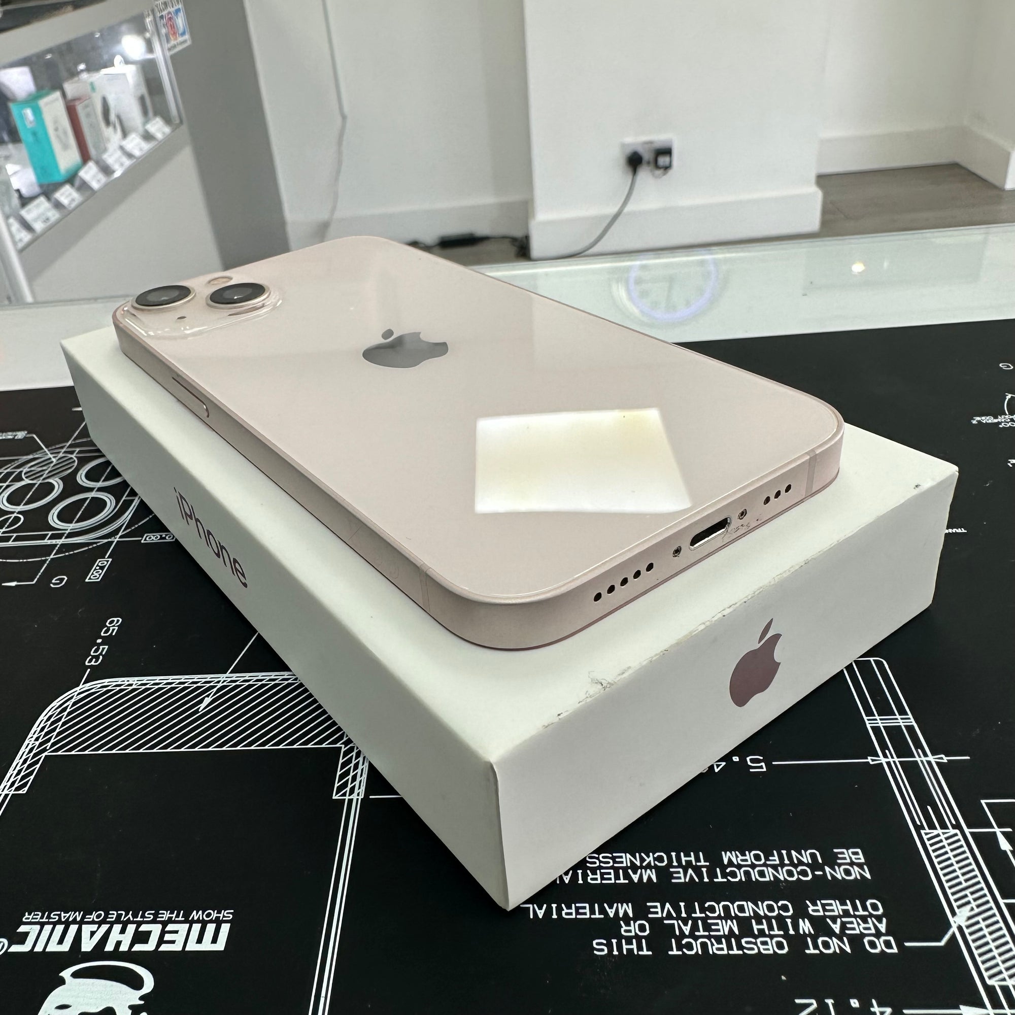 Apple iPhone 13 128GB Pink 100% Battery Health