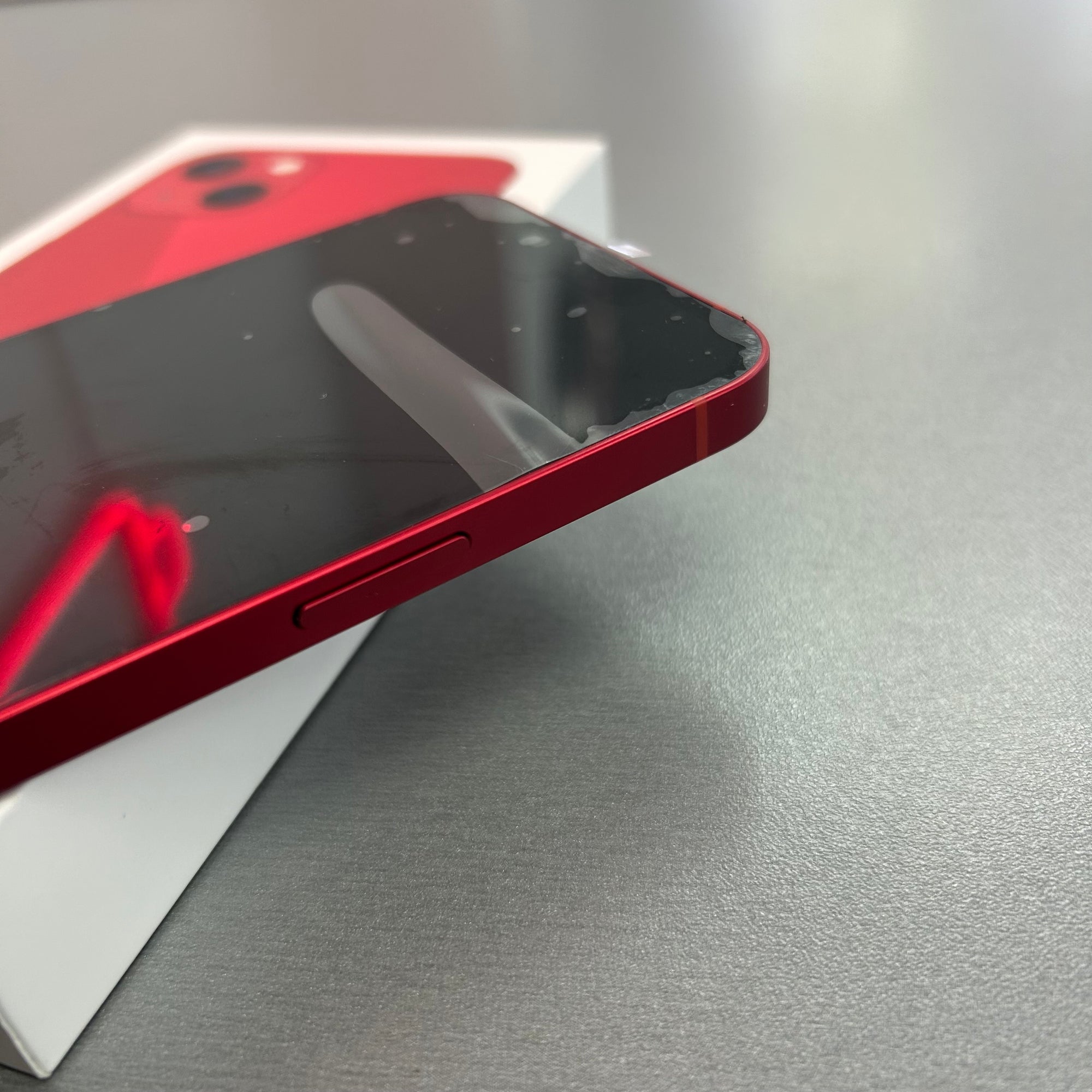 Apple iPhone 13 128GB Product Red - 100% Battery Health