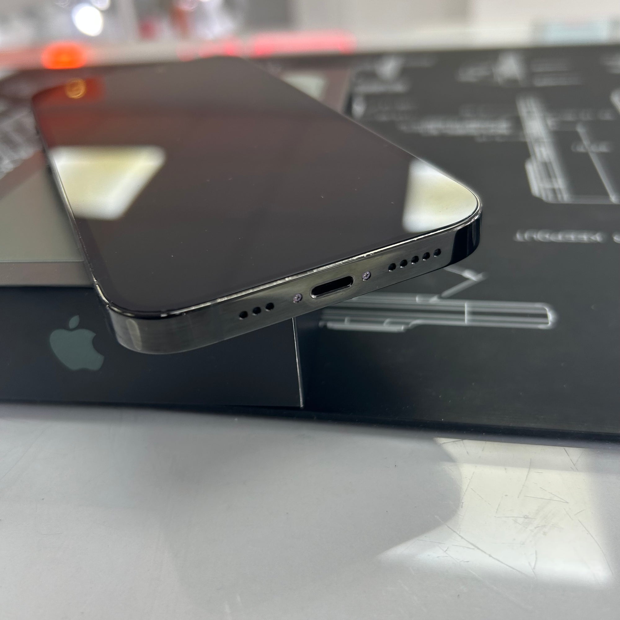 Apple iPhone 14 Pro - Black 128GB &amp; 100% Battery Health