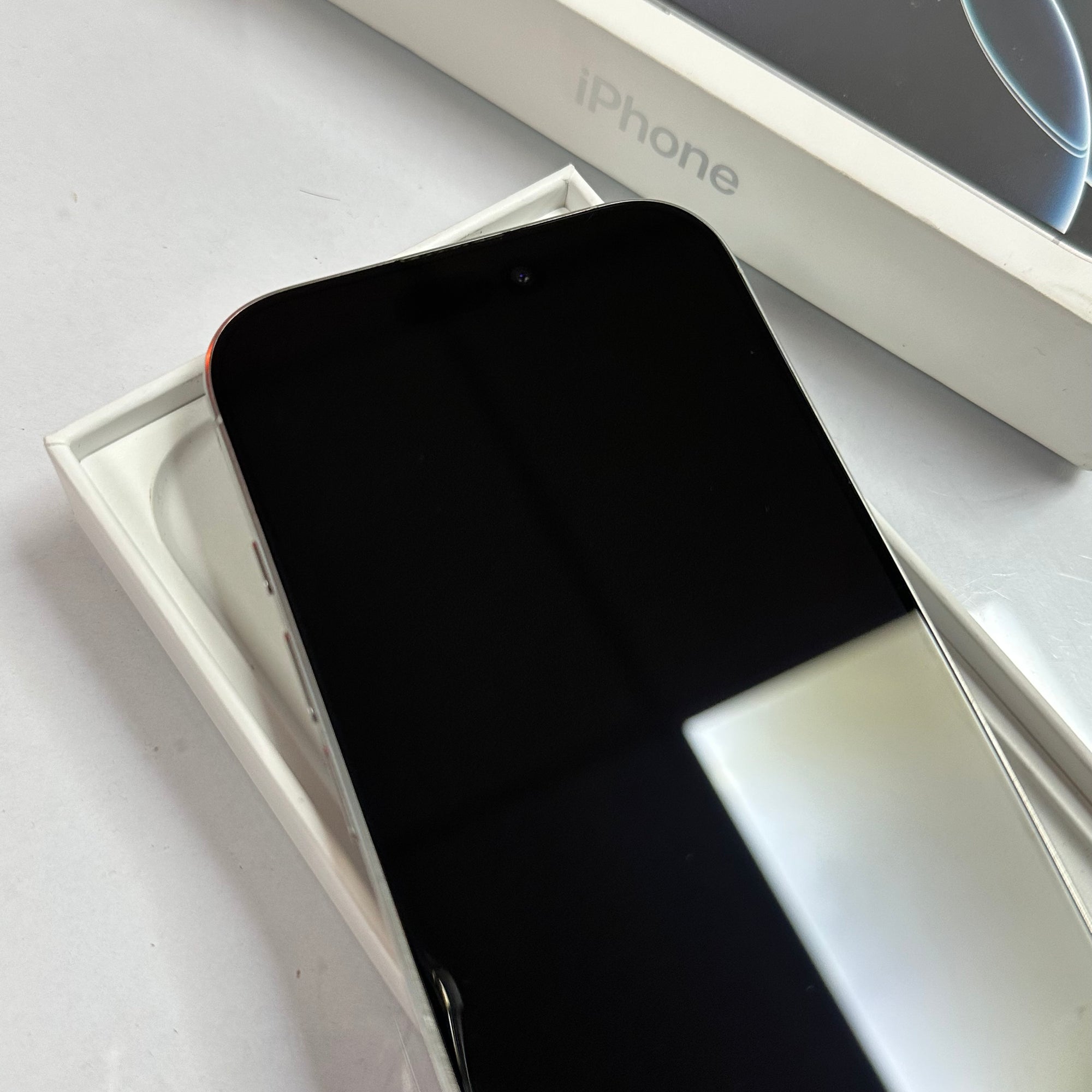 Apple iPhone 16 Pro White Titanium 128GB - 100% Battery Health