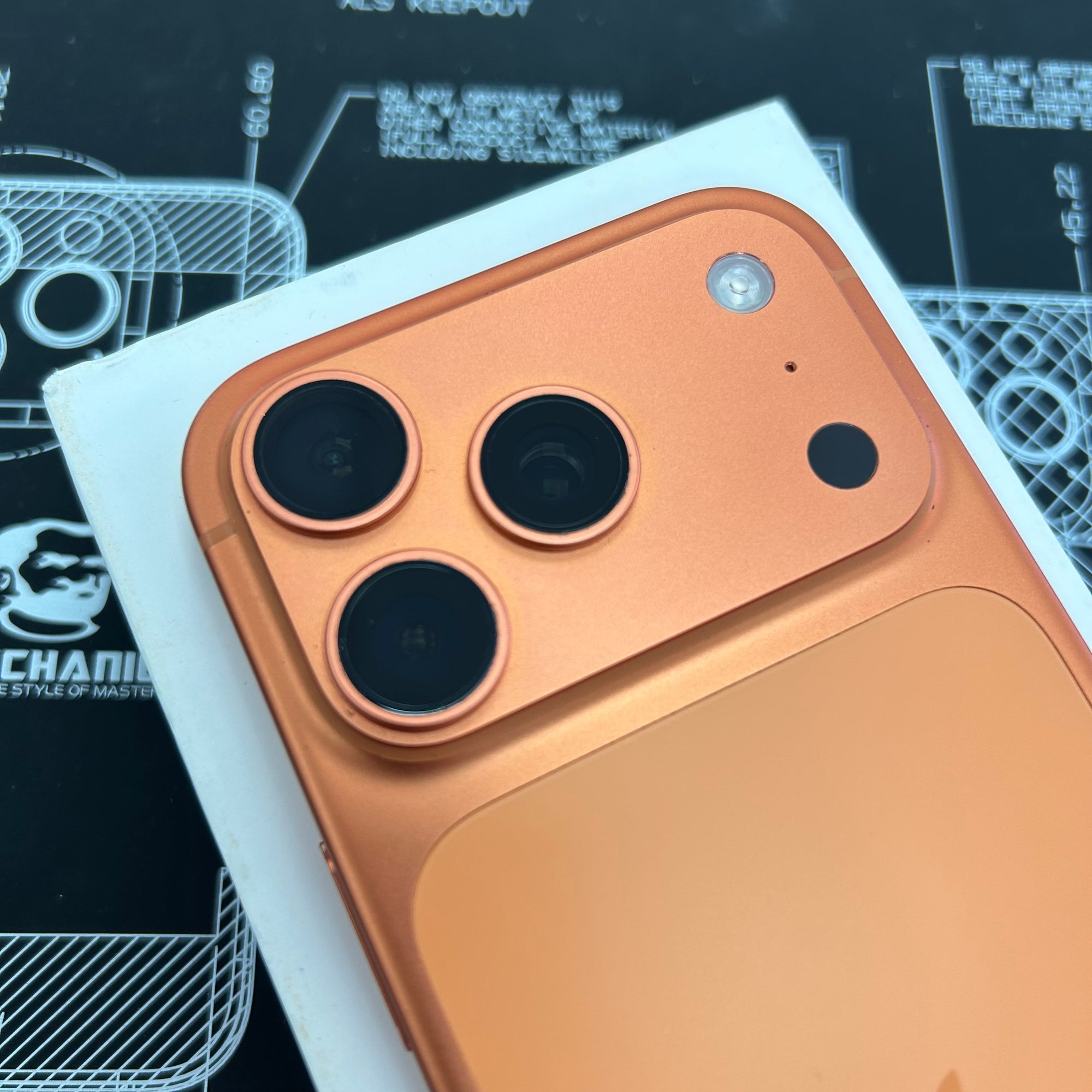 Apple iPhone 17 Pro 256GB Cosmic Orange - 100% Battery Health