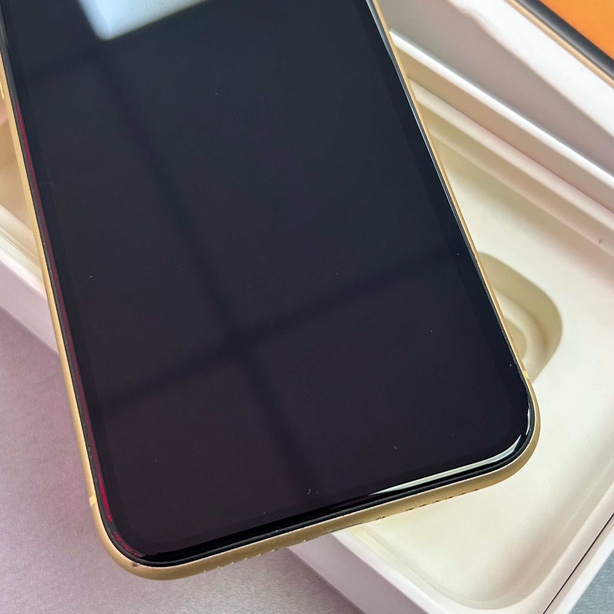 Apple iPhone XR 64GB Yellow 100% Battery Health