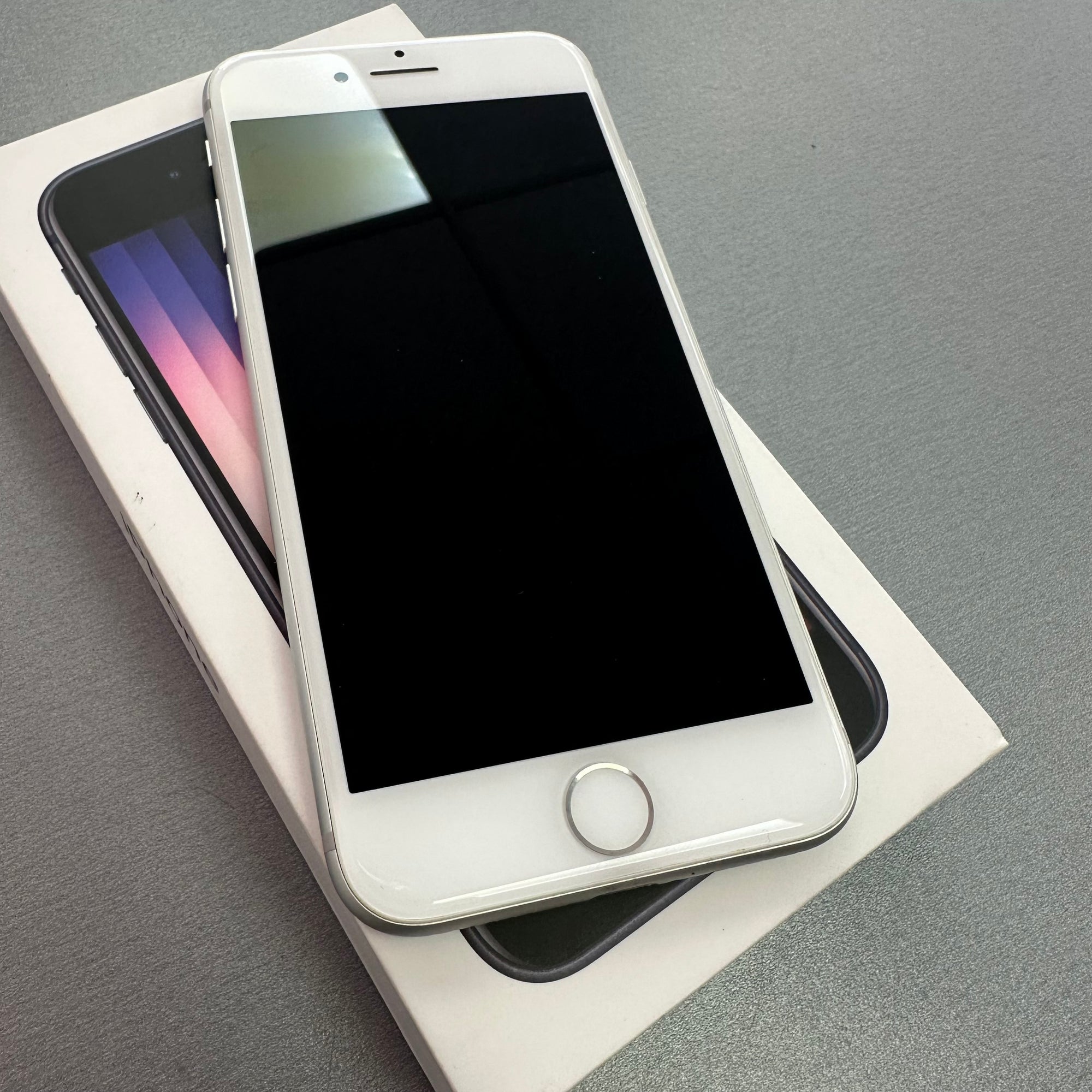 Apple iPhone 8 64GB White - High Battery Health