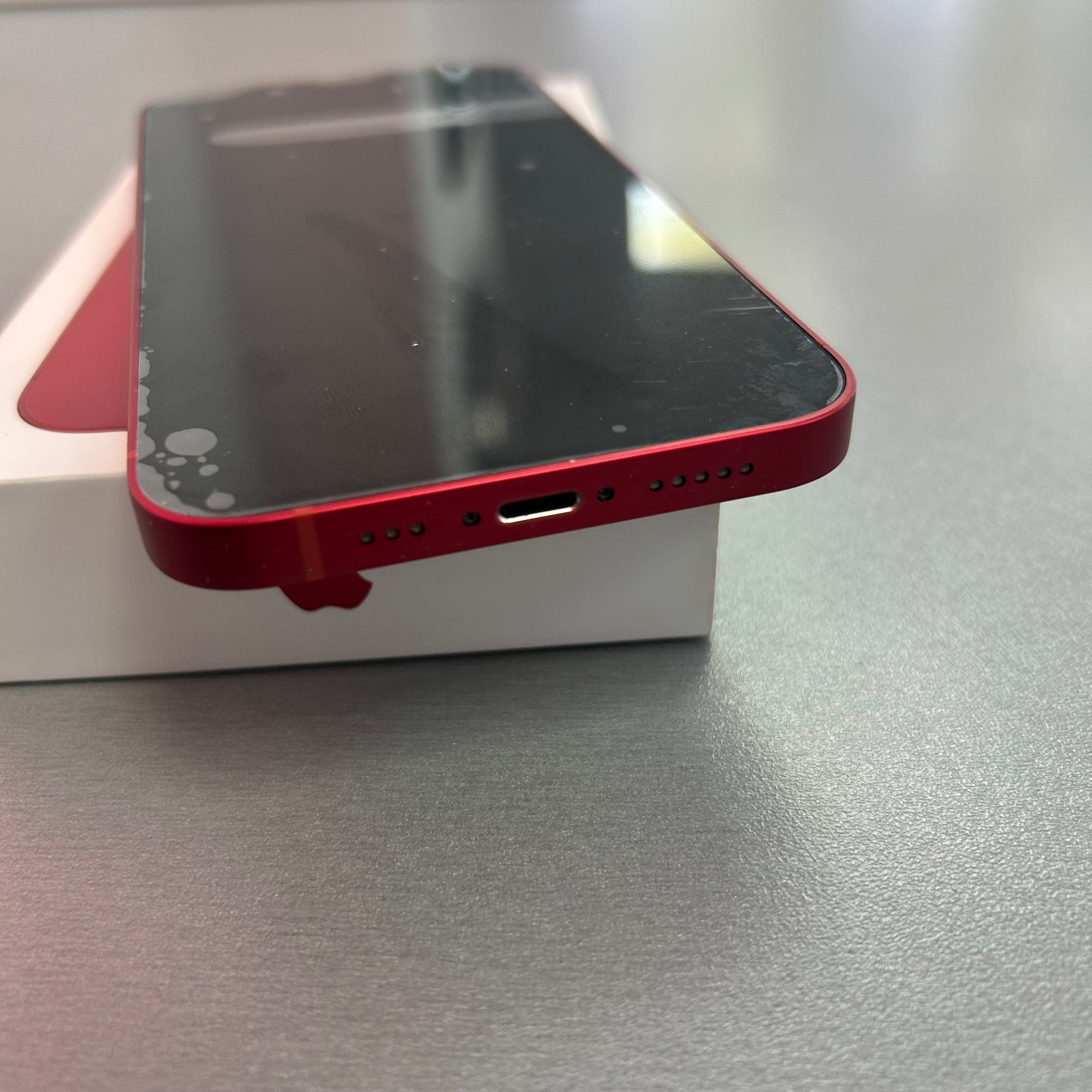 Apple iPhone 13 128GB Product Red - 100% Battery Health