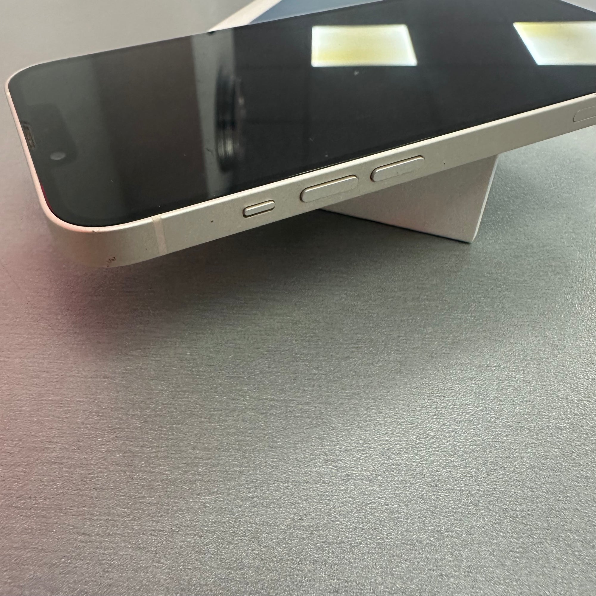 Apple iPhone 13 128GB Starlight - 88% Battery Health