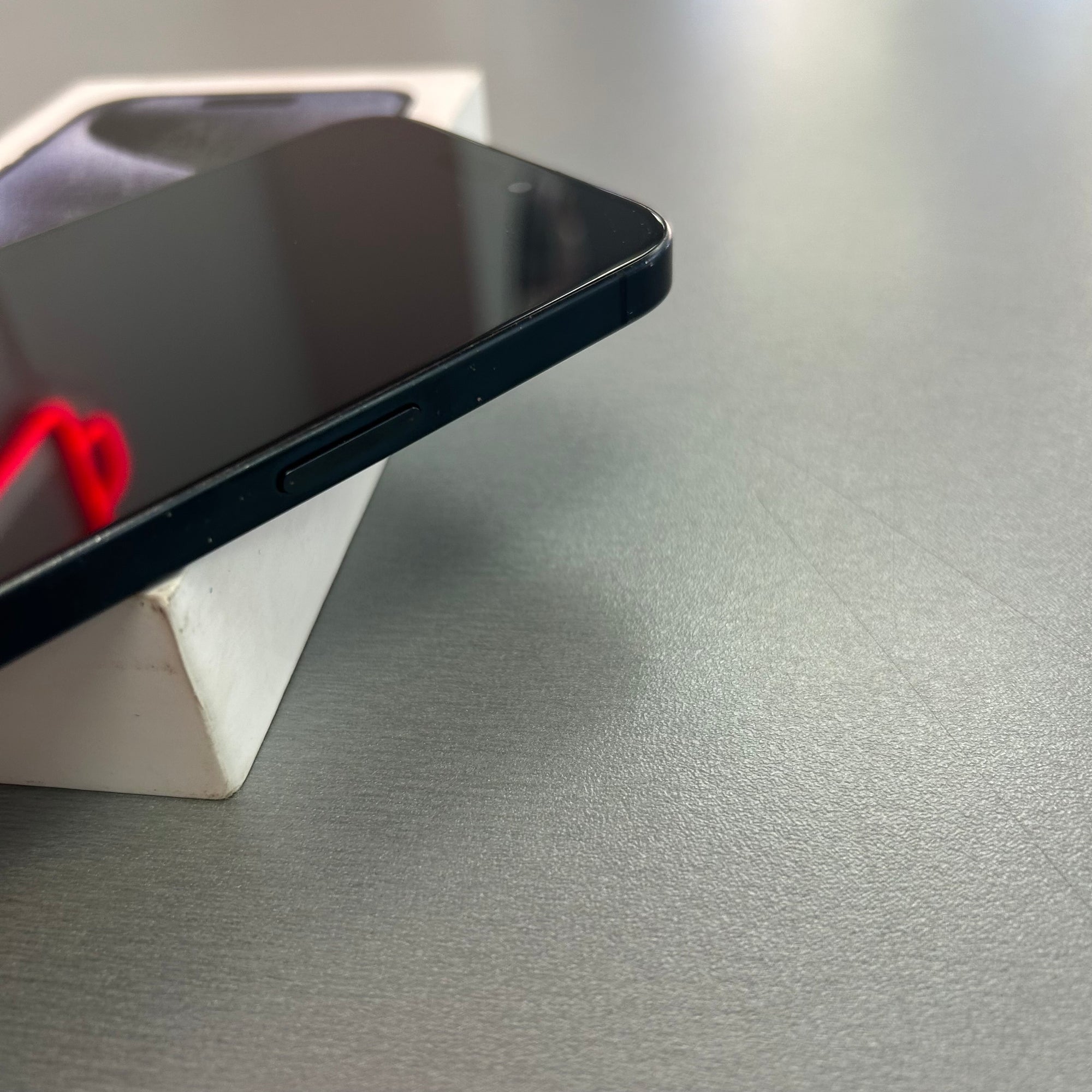 Apple iPhone 15 Pro 128GB Blue Titanium - 100% Battery Health