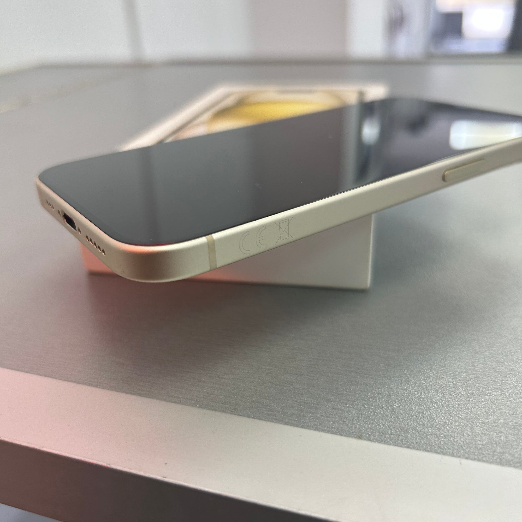 Apple iPhone 15 128GB Yellow