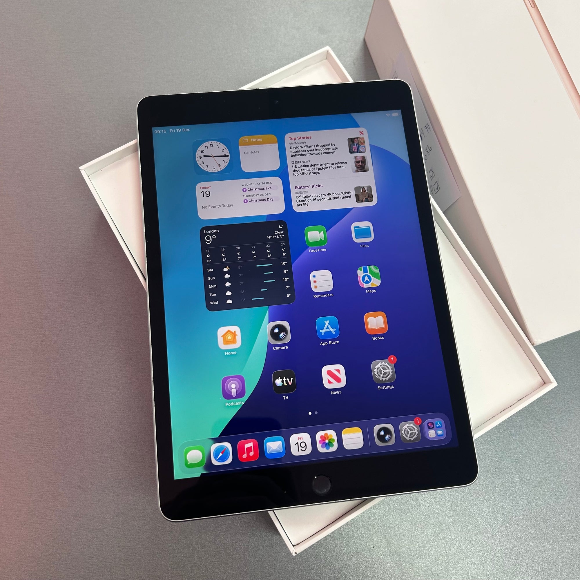 Apple iPad 9th Generation 64GB Silver - Wi-Fi Edition