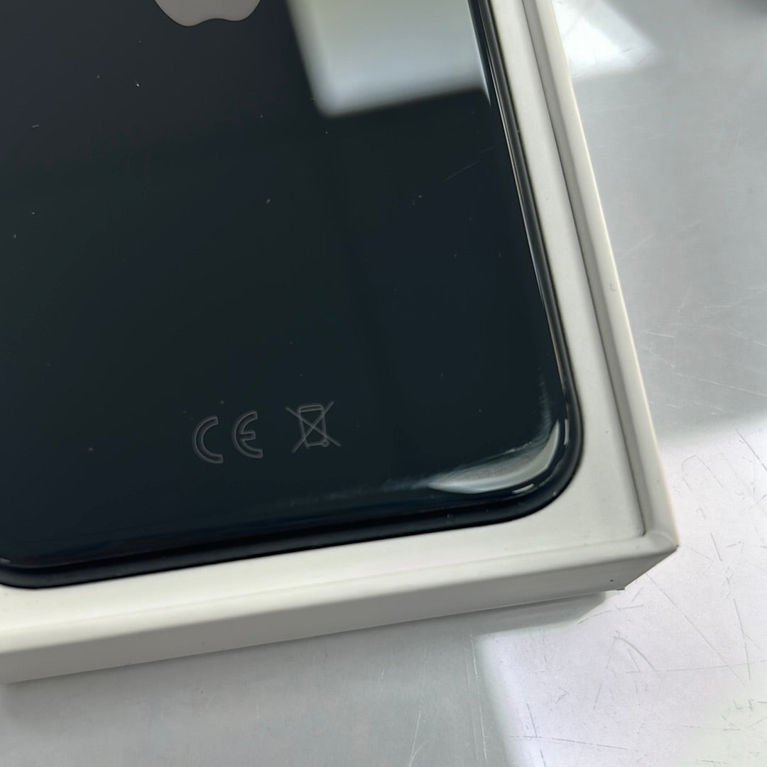 Apple iPhone SE 2020 64GB Black - 100% Battery Health