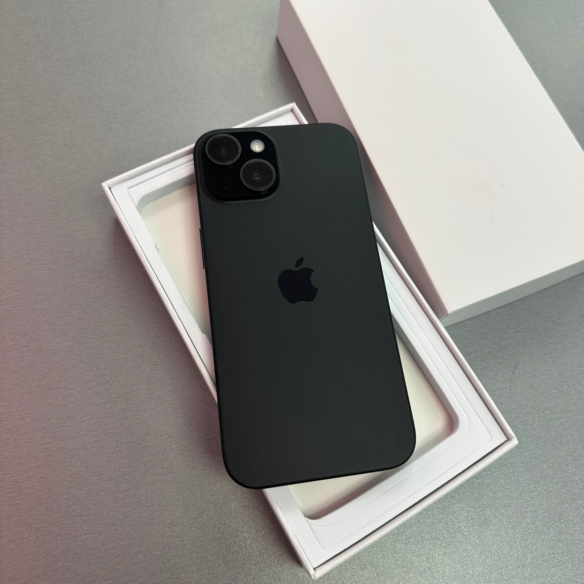 Apple iPhone 15 128GB Space Black - 100% Battery Health