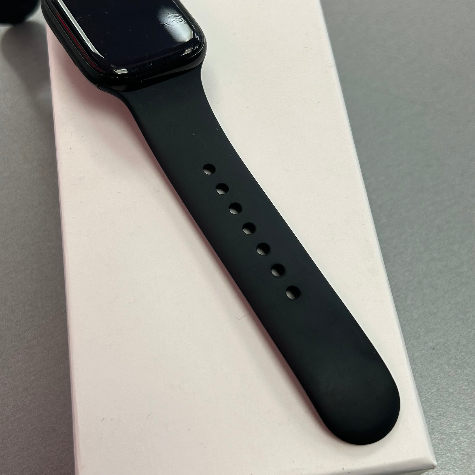 Apple Watch SE (2nd Gen) - 40mm &amp; Midnight Aluminium Case