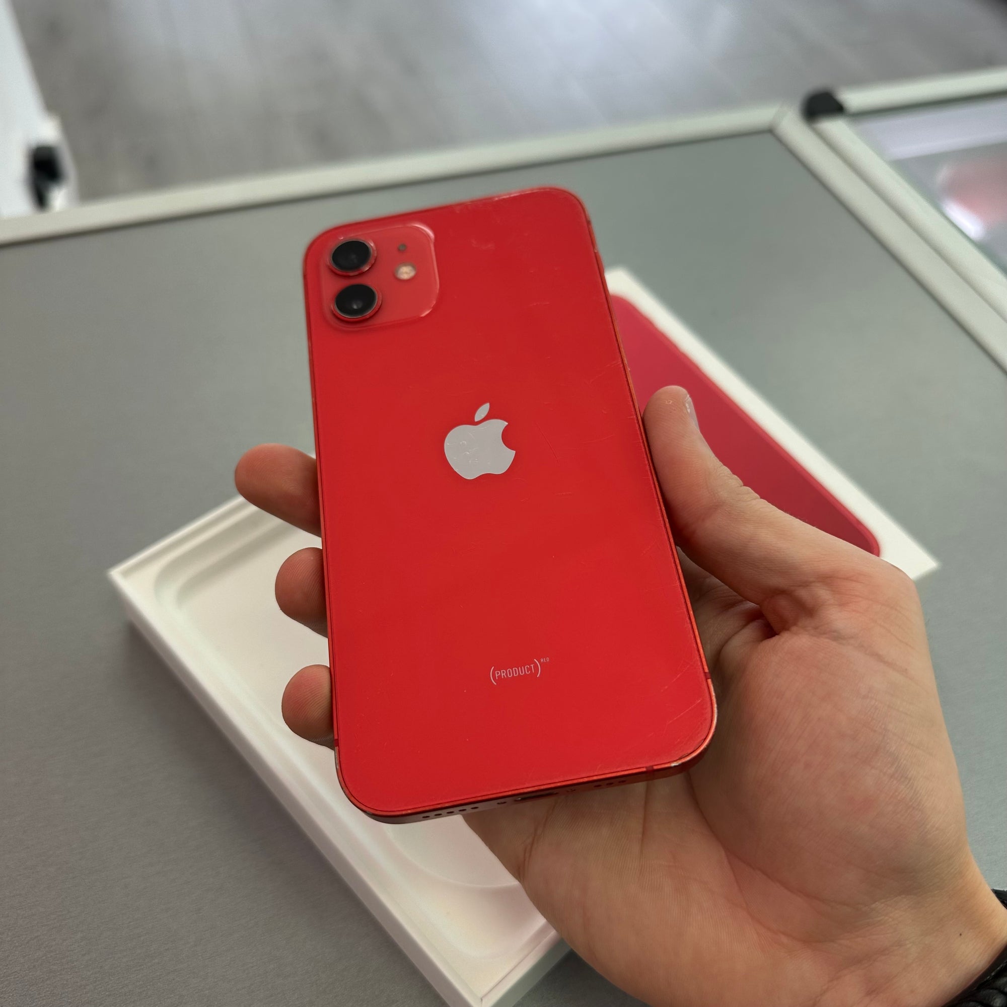 Apple iPhone 12 64GB Product Red - 100% Battery Health