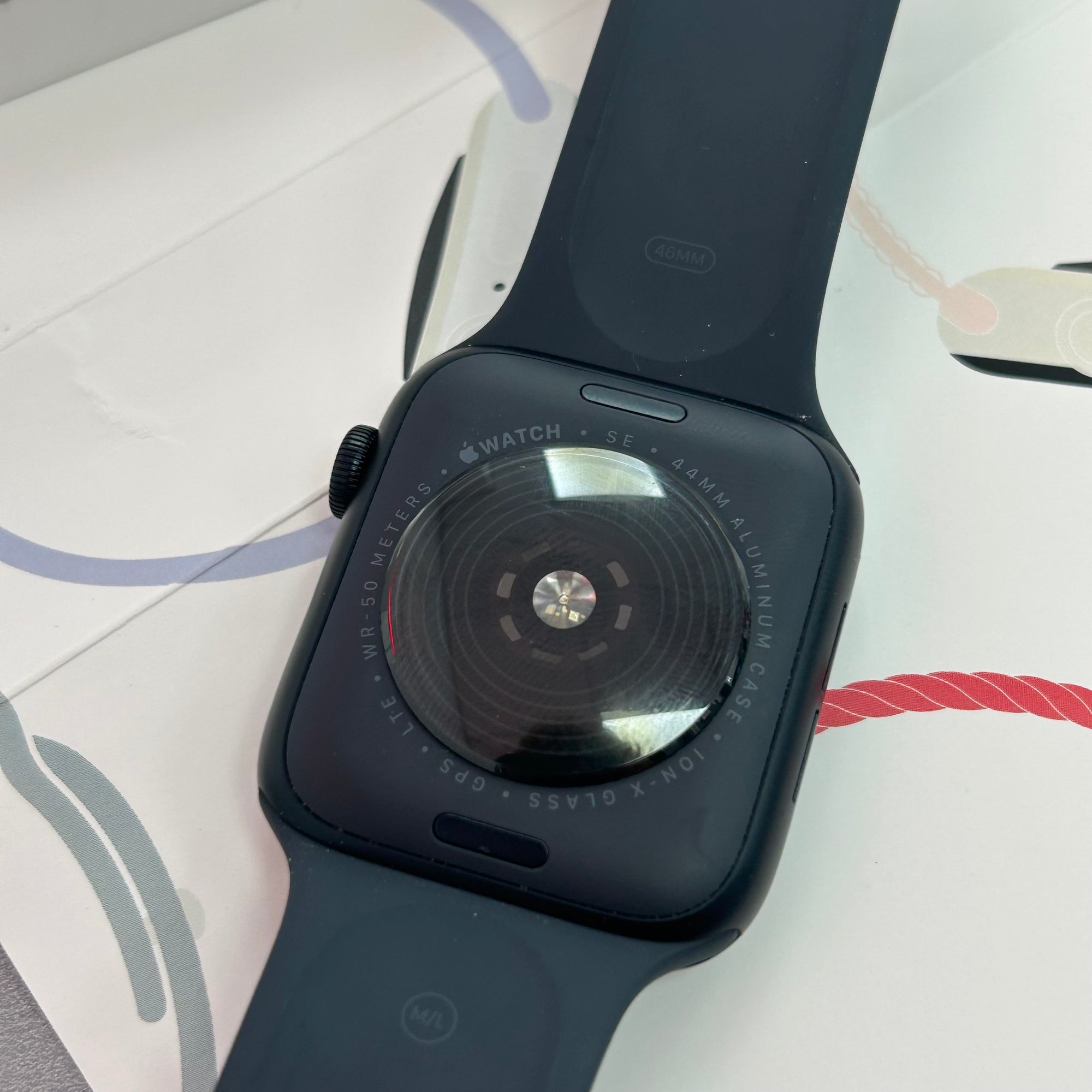 Apple Watch SE 44mm 2022 - Midnight Aluminium Case &amp; Sports Band - GPS Only