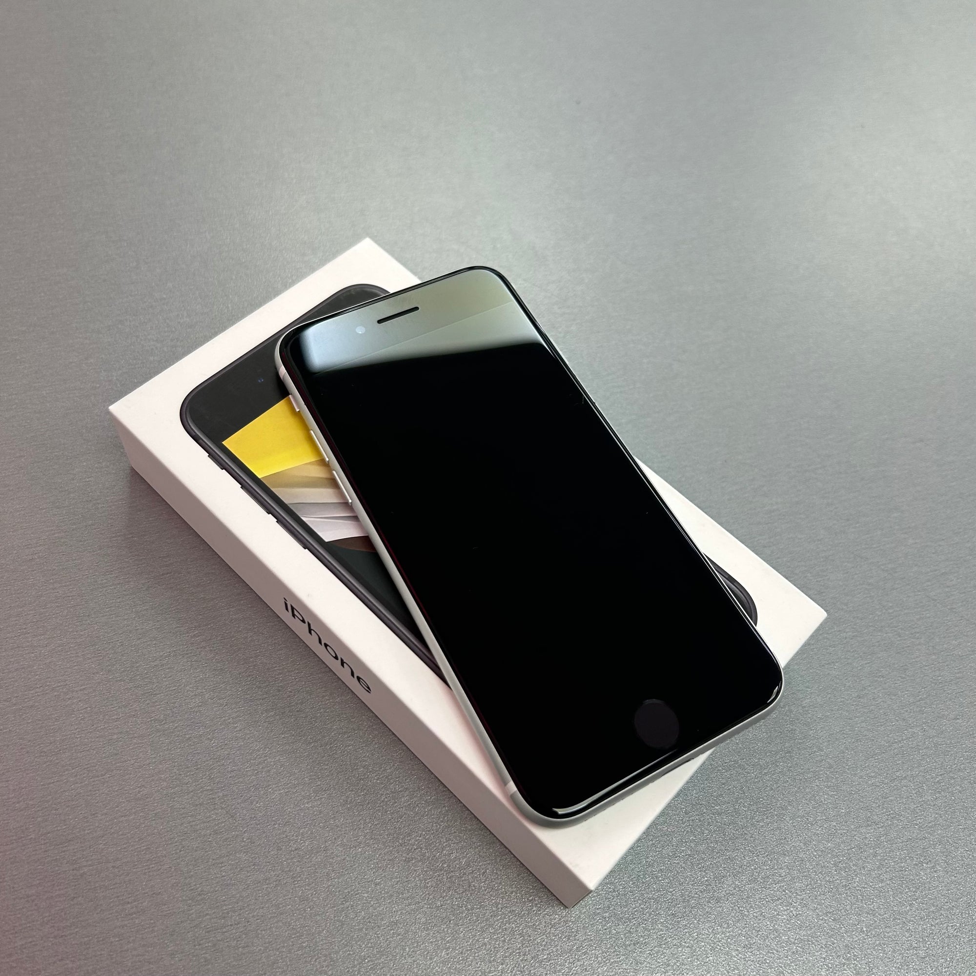 Apple iPhone SE 2020 64GB - High Battery Health - Black or White