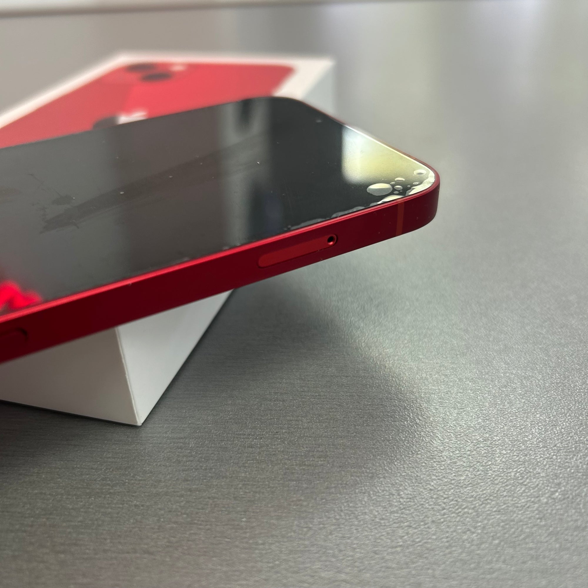 Apple iPhone 13 128GB Product Red - 100% Battery Health