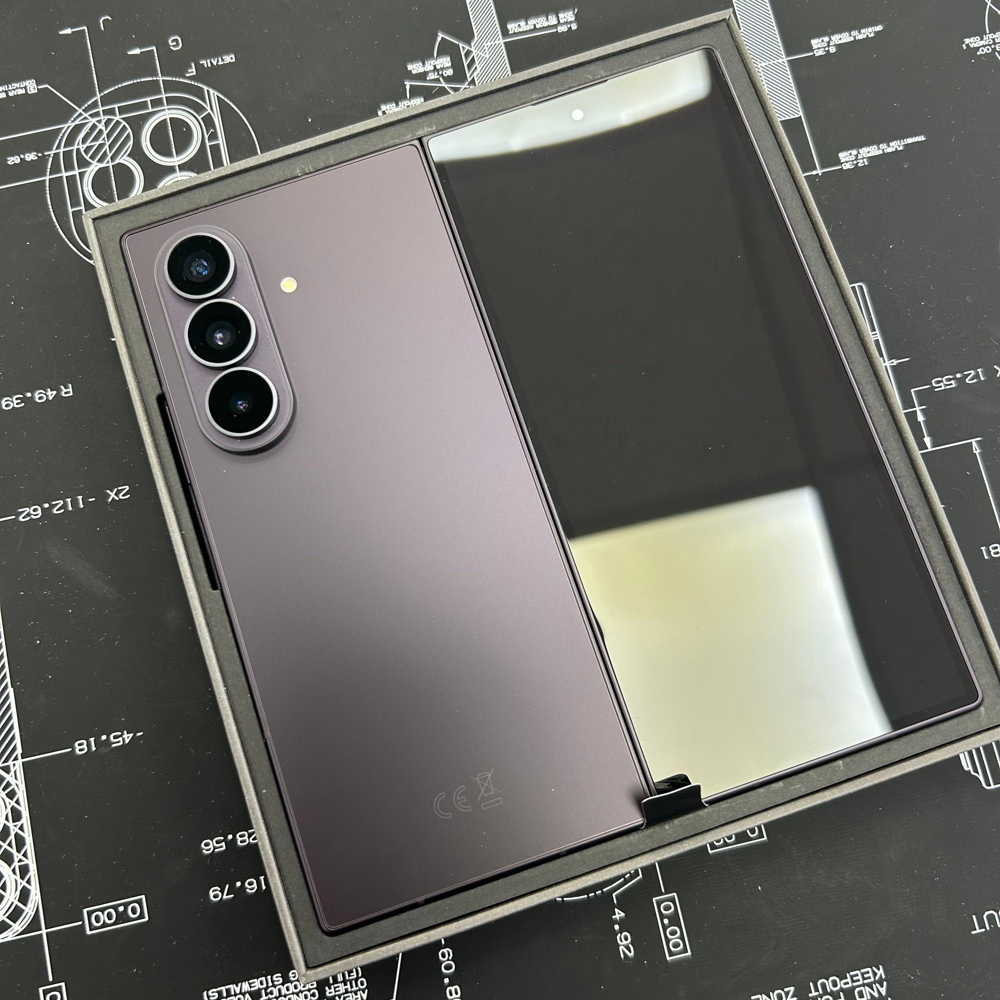 Samsung Galaxy Z Fold 8 Ultra 256GB Violet Brand New