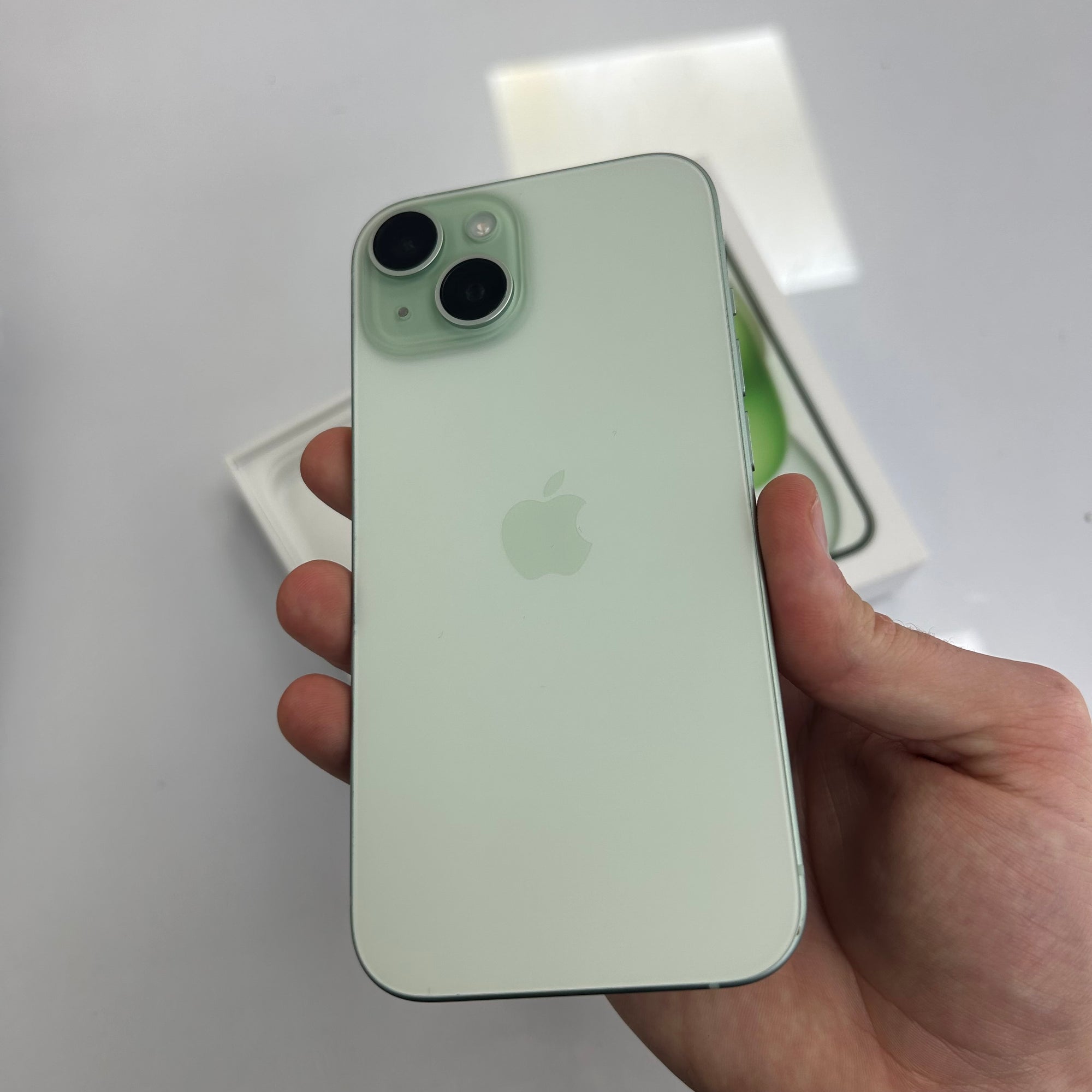 Apple iPhone 15 128GB Green - 100% Battery Health