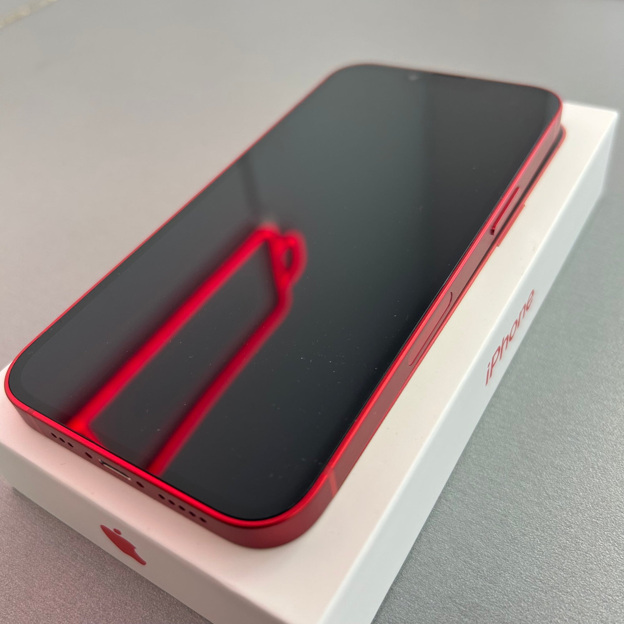 Apple iPhone 13 128GB Red 89% Battery Health