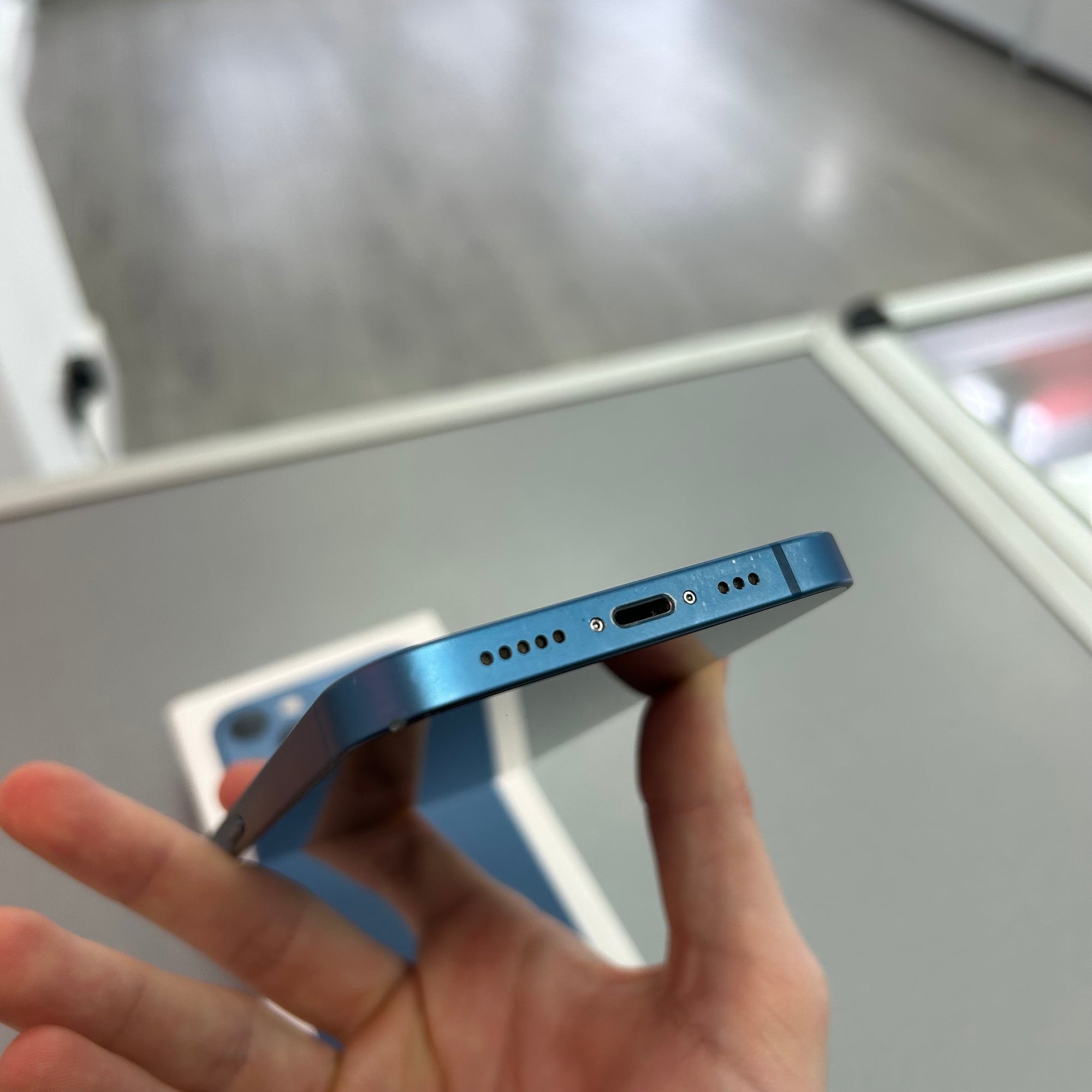 Apple iPhone 13 128GB Blue - 100% Battery Health