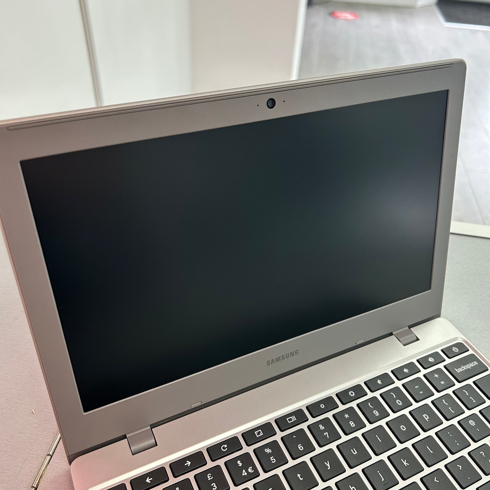 Samsung Galaxy Chromebook Go Silver - 11.6 inch, 4GB RAM, 32GB EMMC Storage