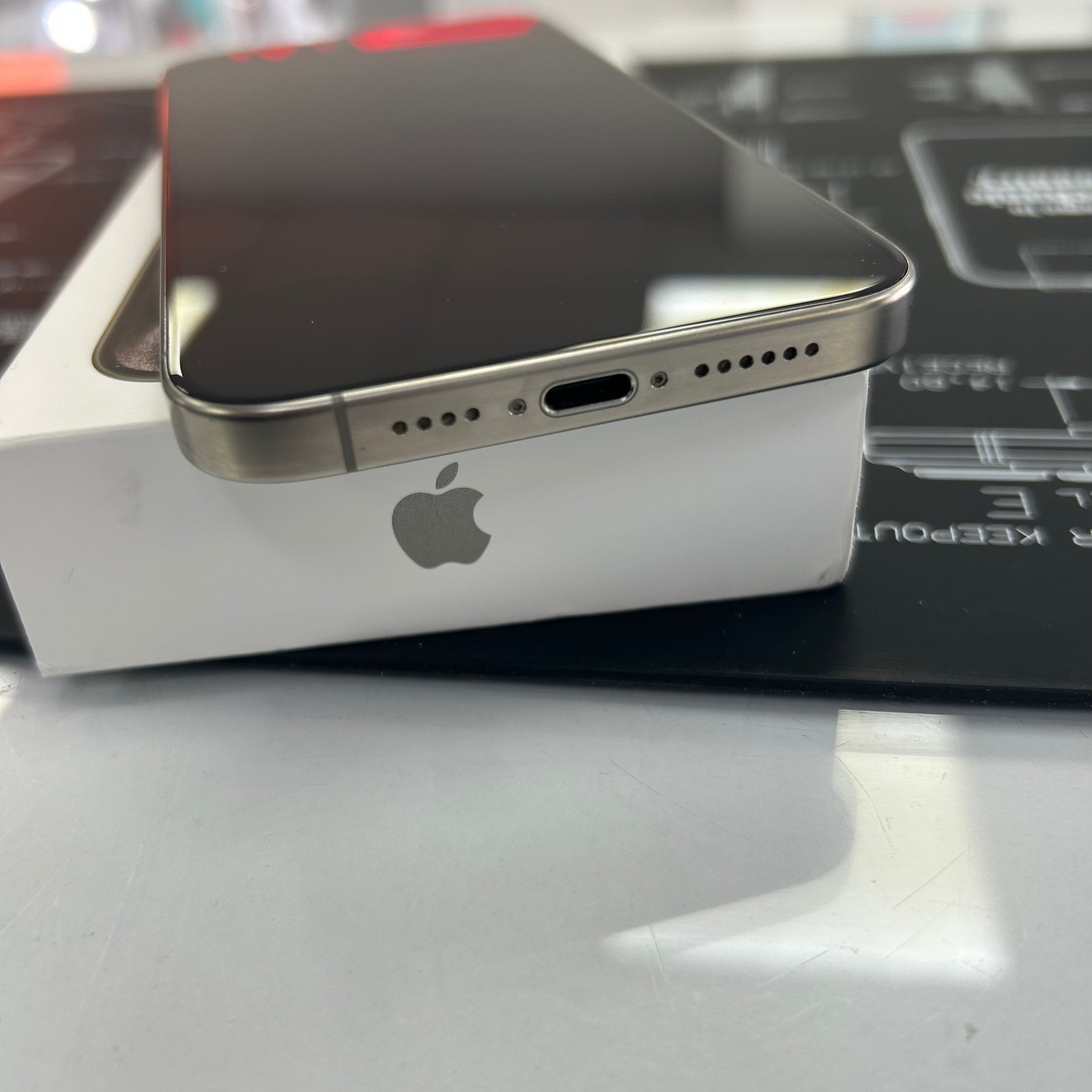 Apple iPhone 15 Pro Max 256GB Natural Titanium