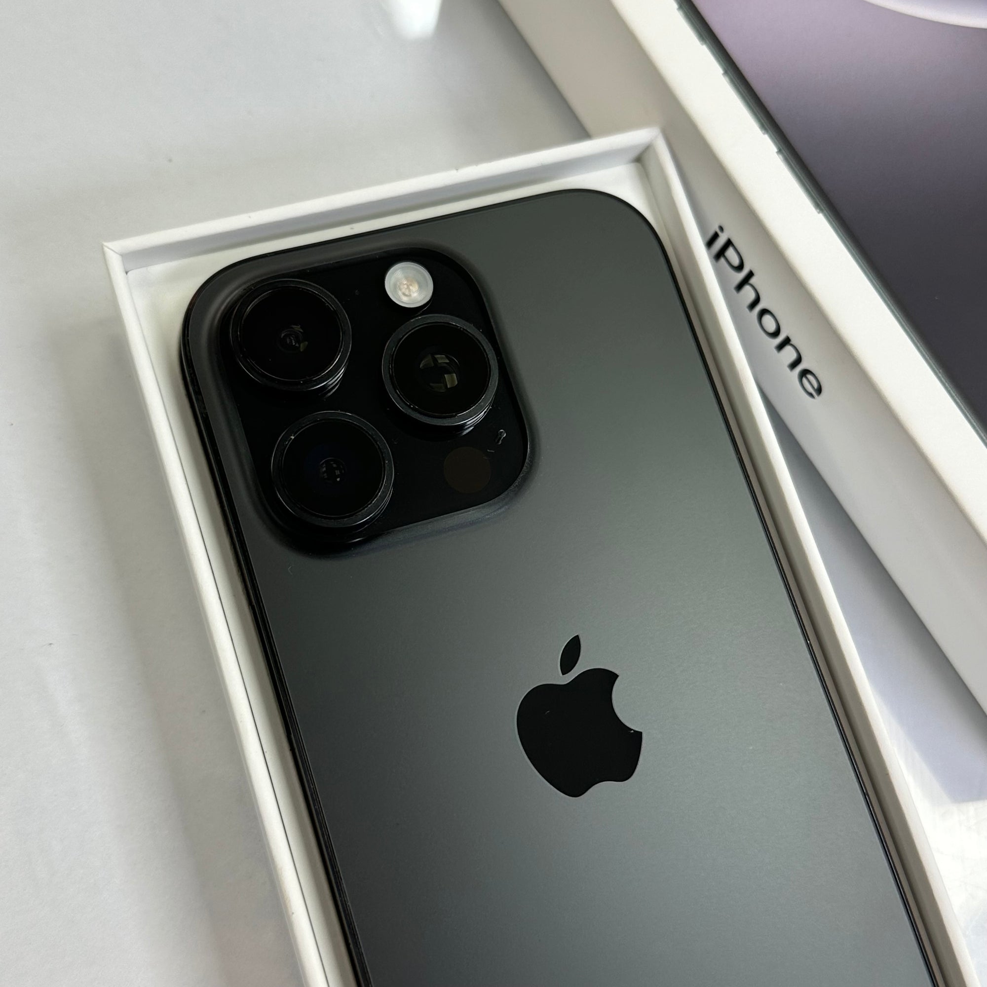 Apple iPhone 16 Pro Black Titanium 128GB - Original 91% Battery Health