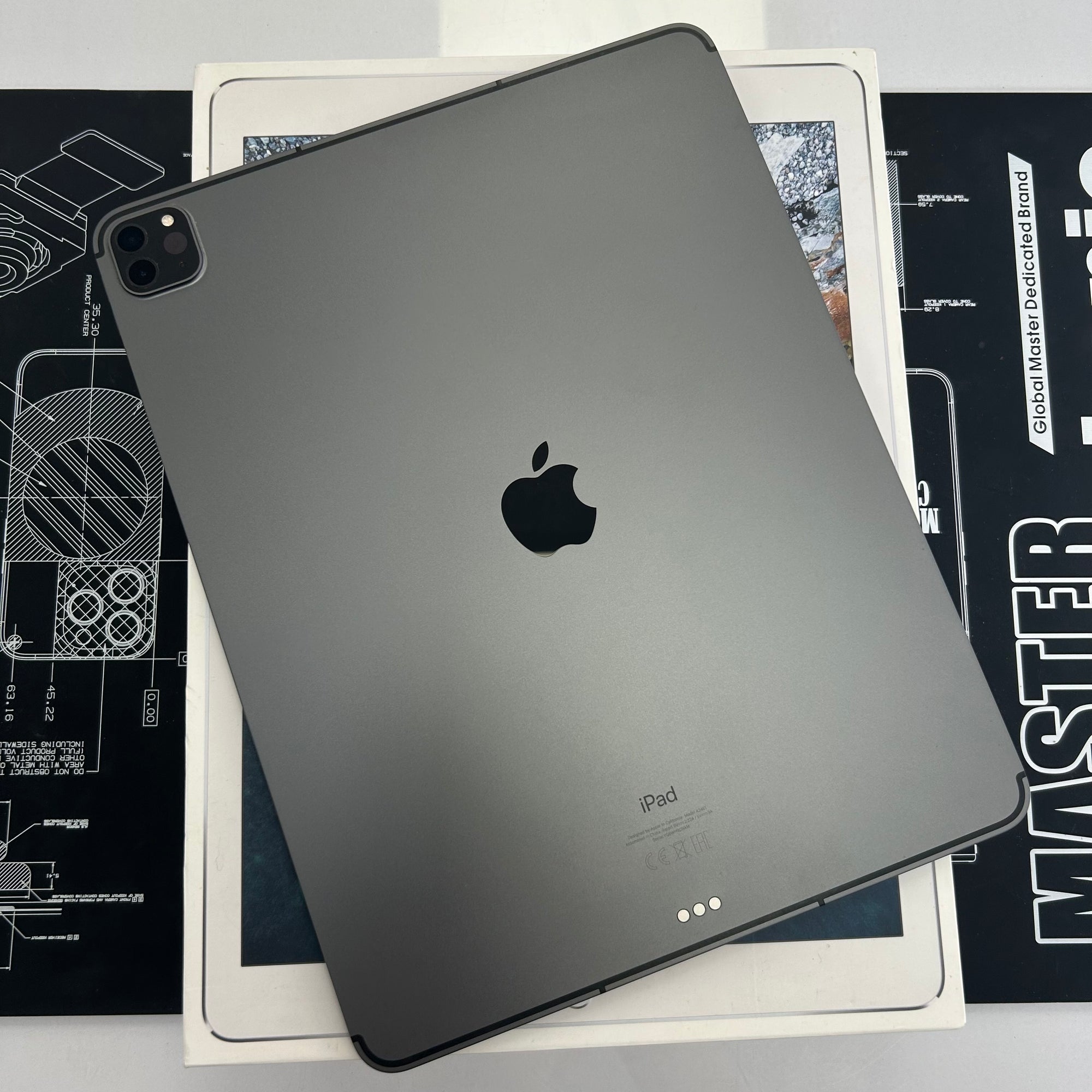 Apple iPad Pro 12.9 inch 5th Generation - 128GB Space Grey Wi-Fi &amp; Cellular