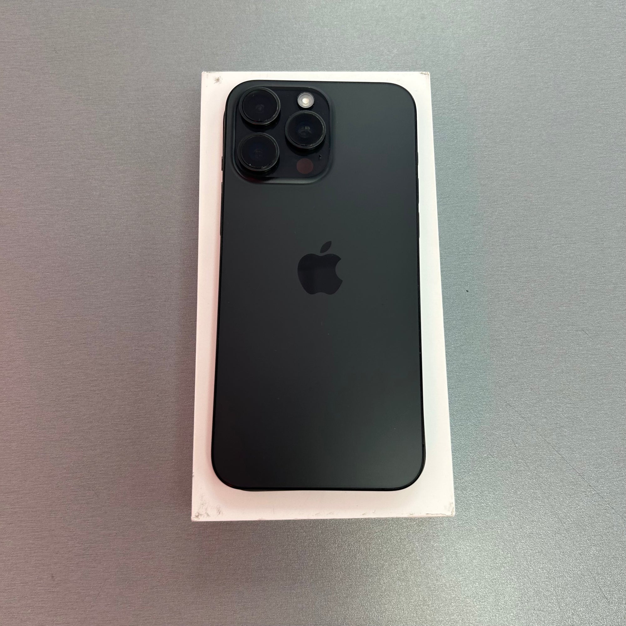 Apple iPhone 15 Pro Max 256GB Black Titanium - 100% Battery Health