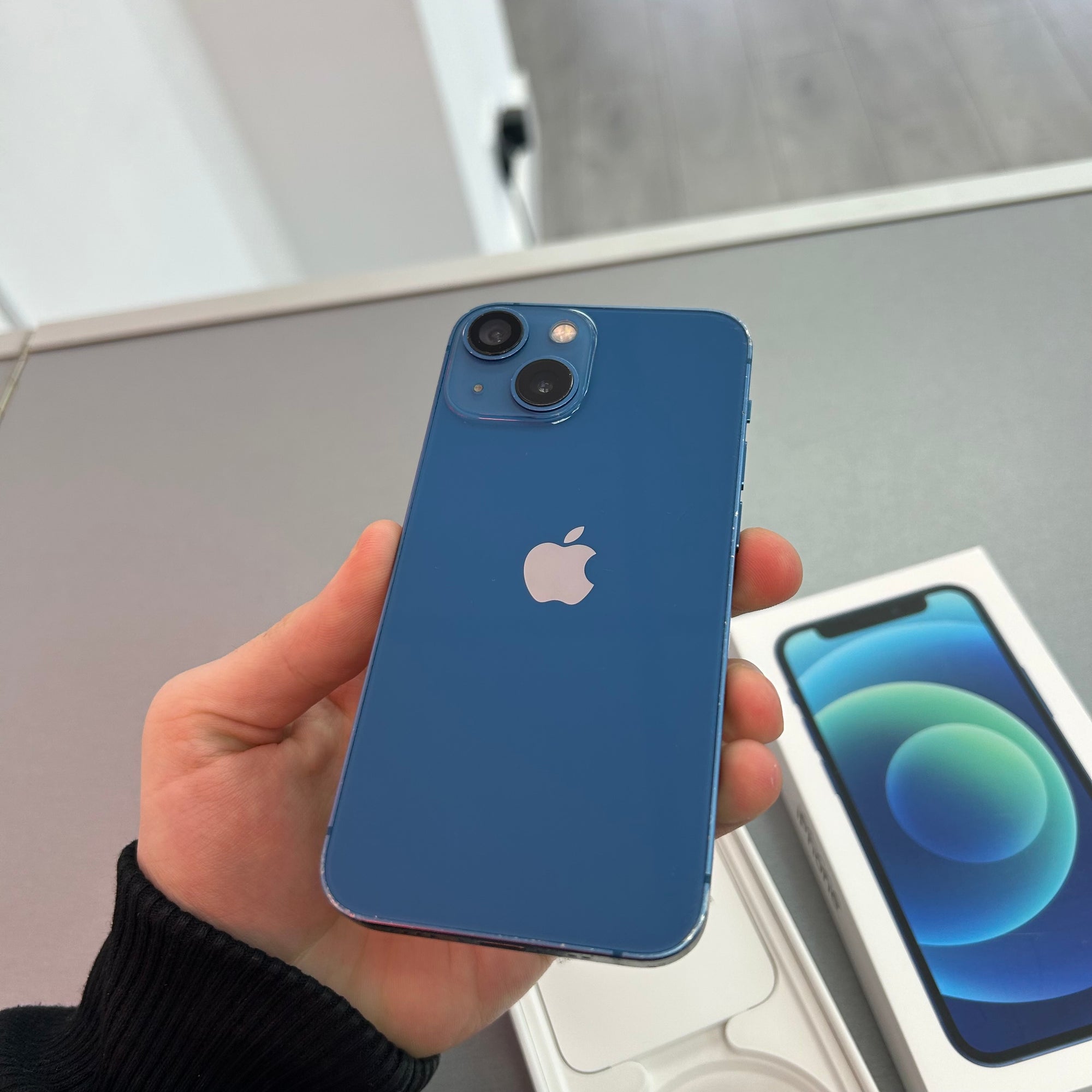 Apple iPhone 13 Mini 256GB Blue - 100% Battery Health