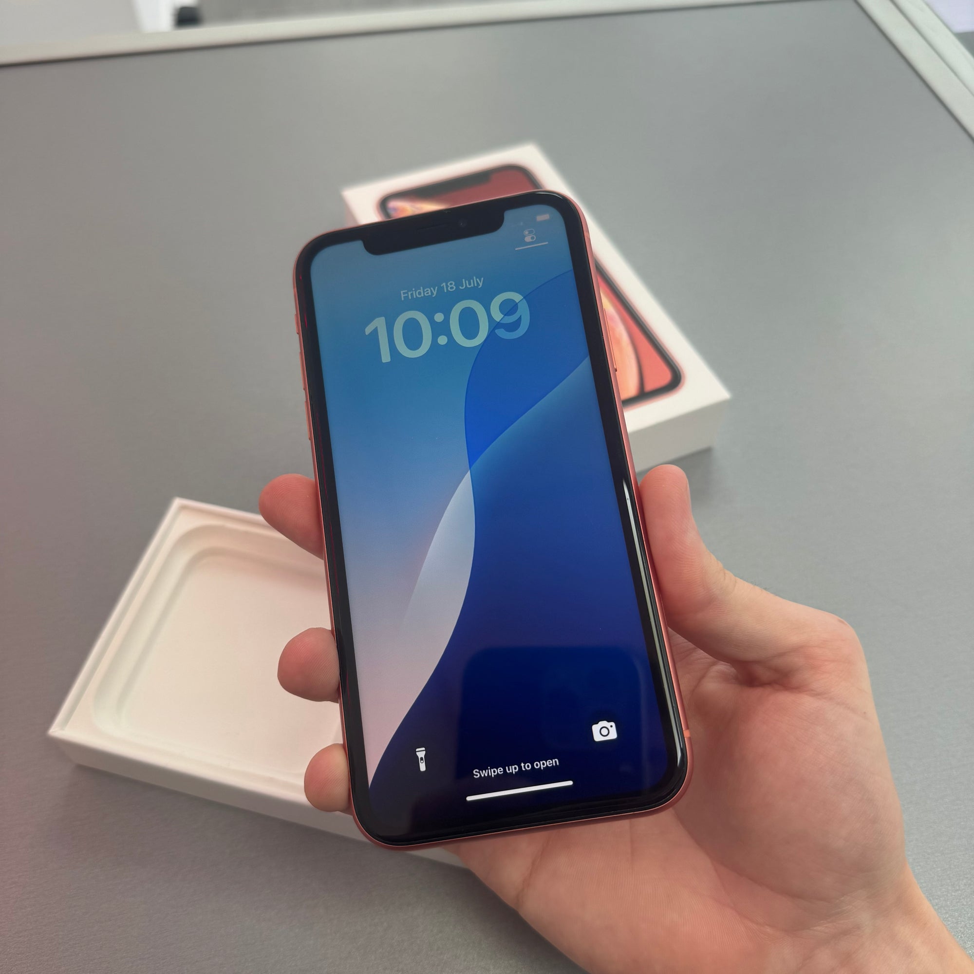 Apple iPhone XR 64GB Coral - 100% Battery Health