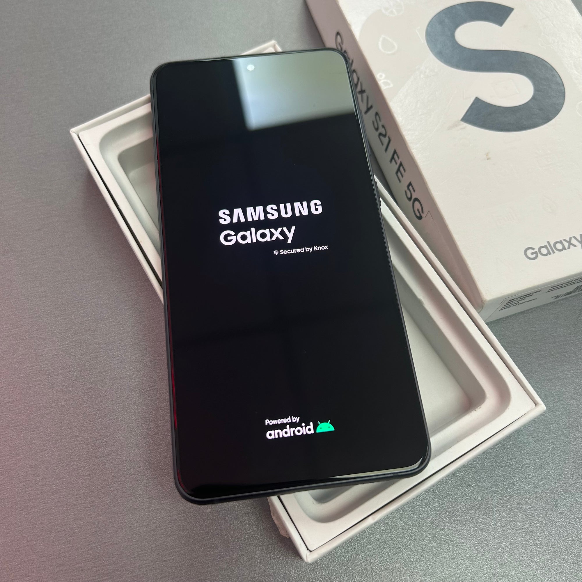 Samsung Galaxy S21 FE - Graphite &amp; 128GB