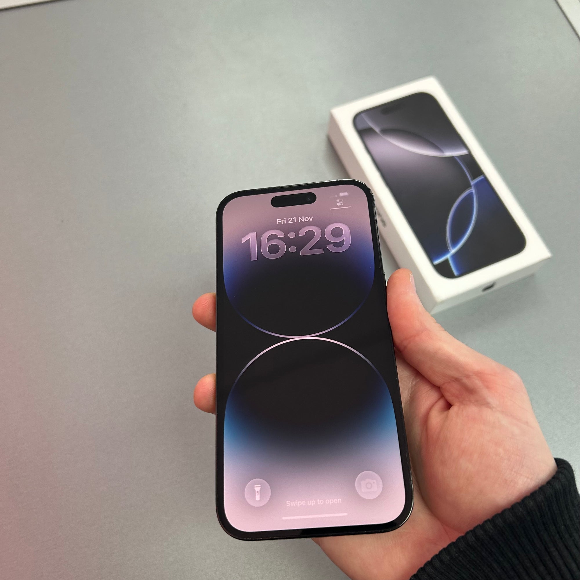 Apple iPhone 14 Pro - Black 128GB &amp; 100% Battery Health