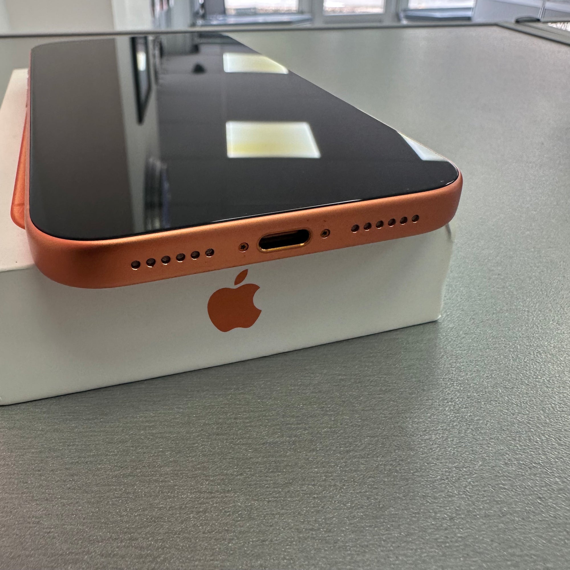 Apple iPhone 17 Pro Max 256GB Cosmic Orange 99% Battery Health