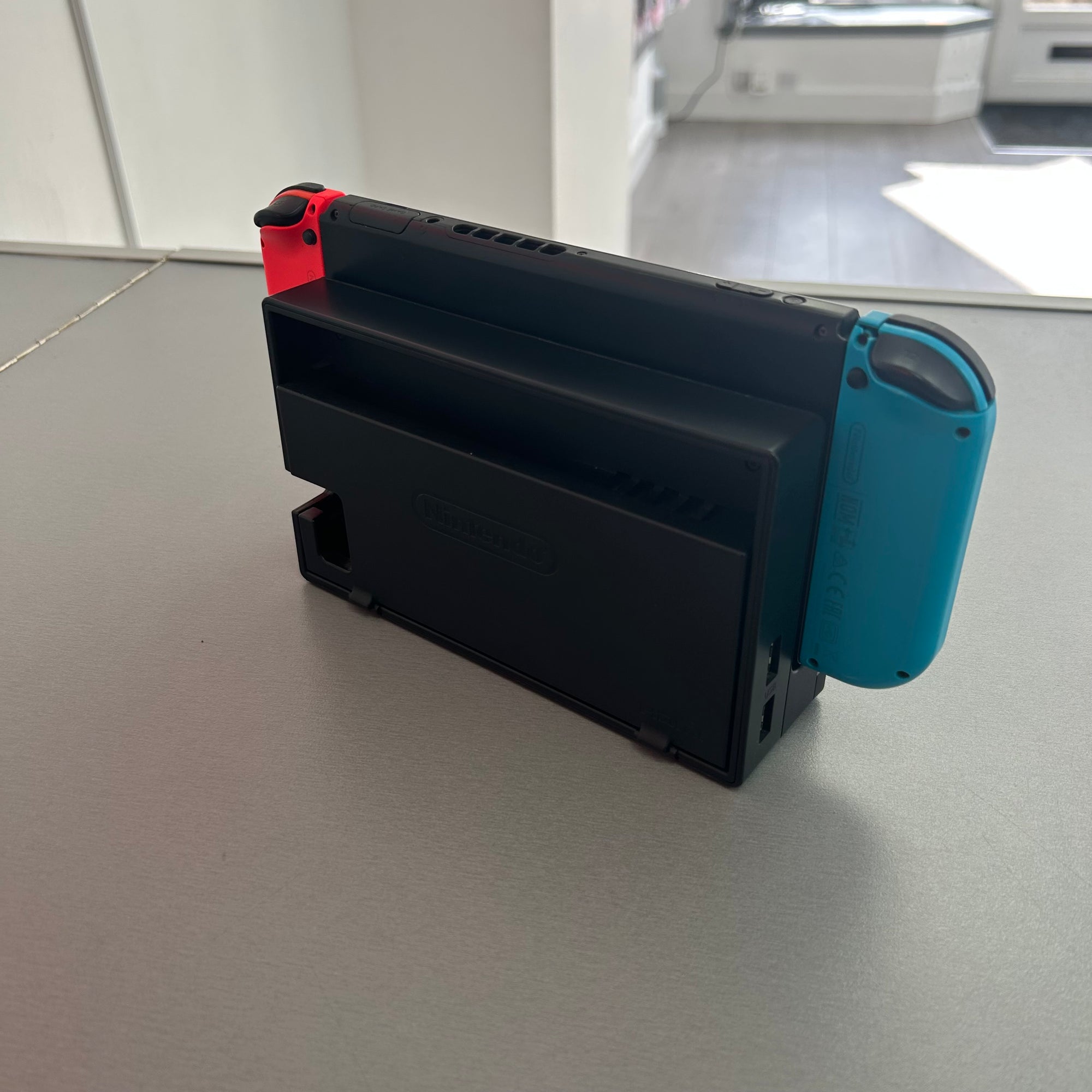 Nintendo Switch Red &amp; Blue 32GB