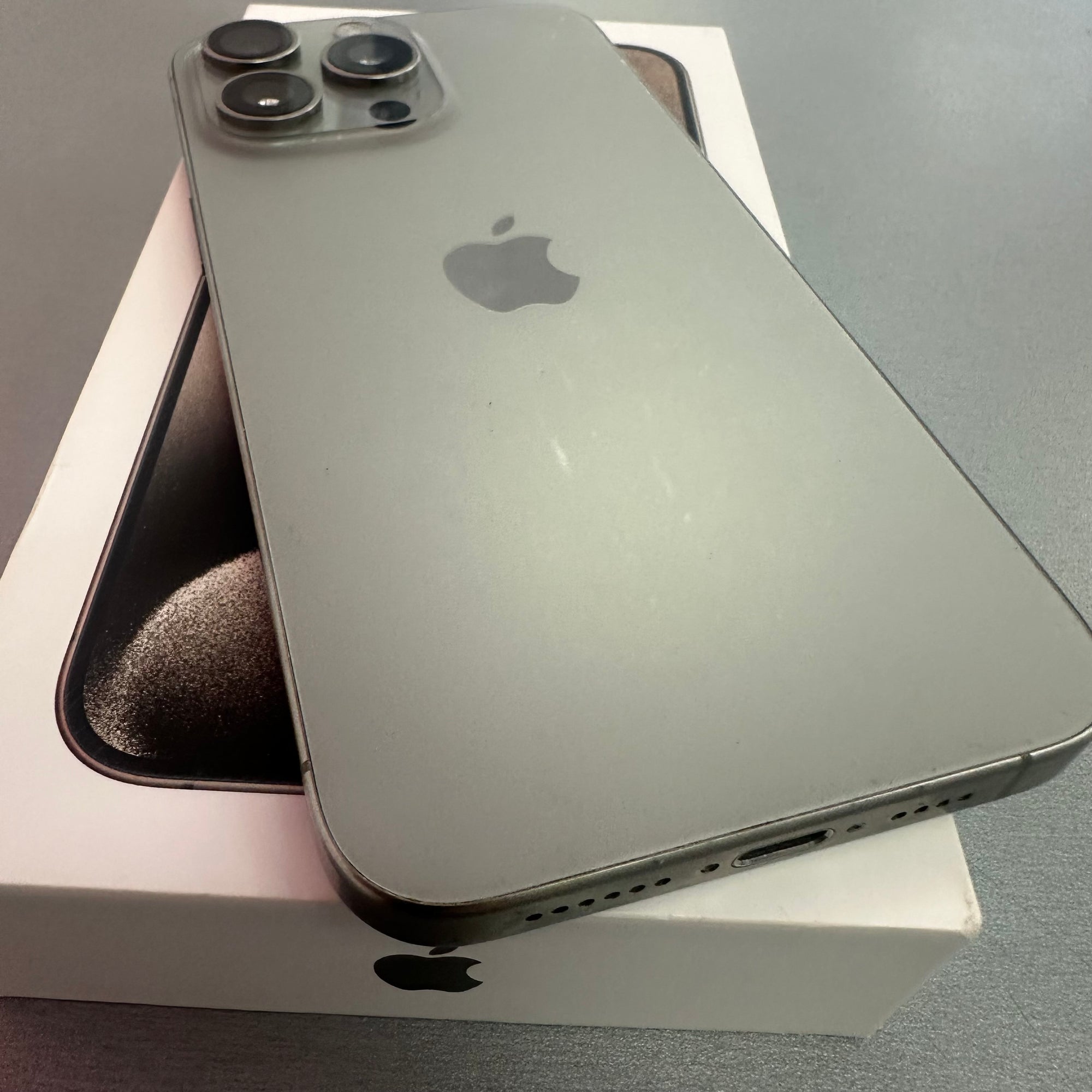Apple iPhone 15 Pro Max 256GB Natural Titanium