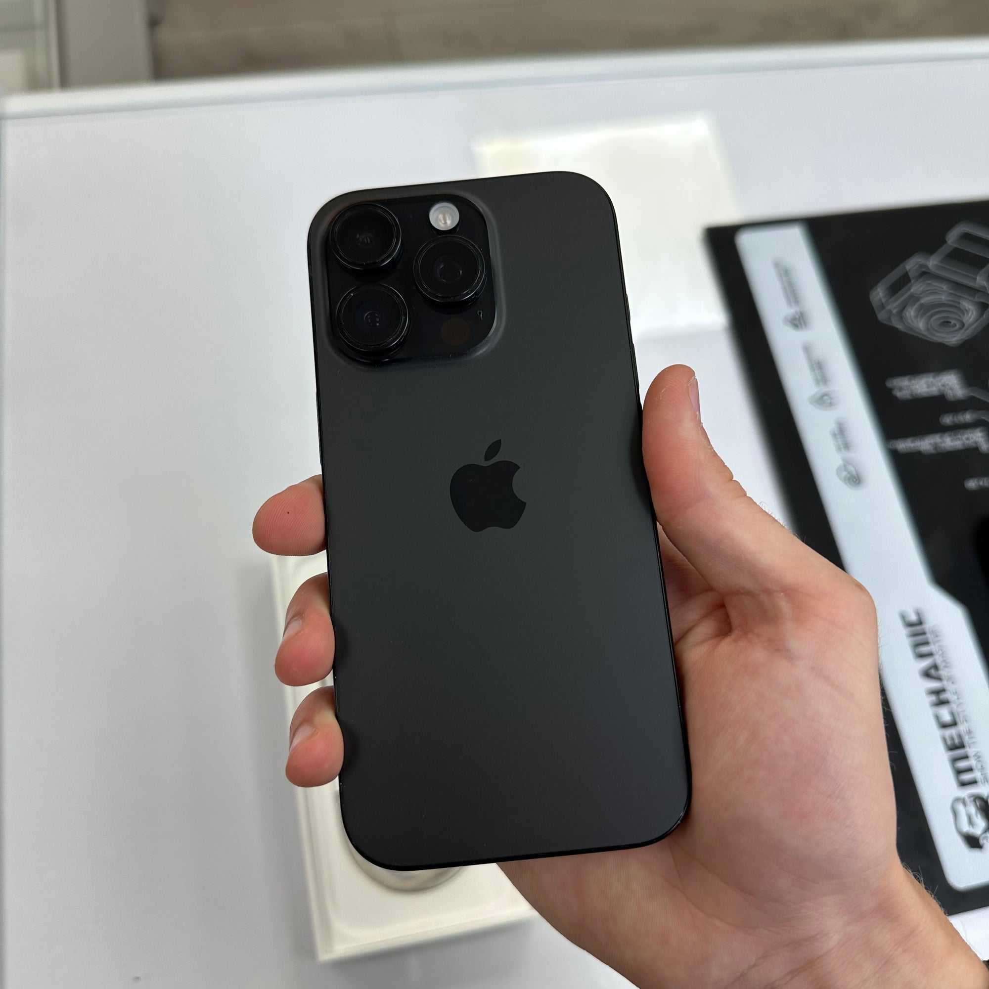 Apple iPhone 16 Pro Black Titanium 128GB - Original 91% Battery Health