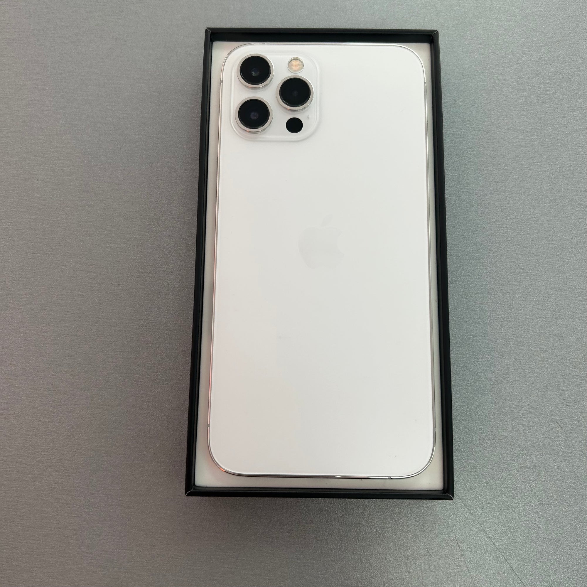 Apple iPhone 12 Pro Max 128GB Silver  - 100% Battery Health