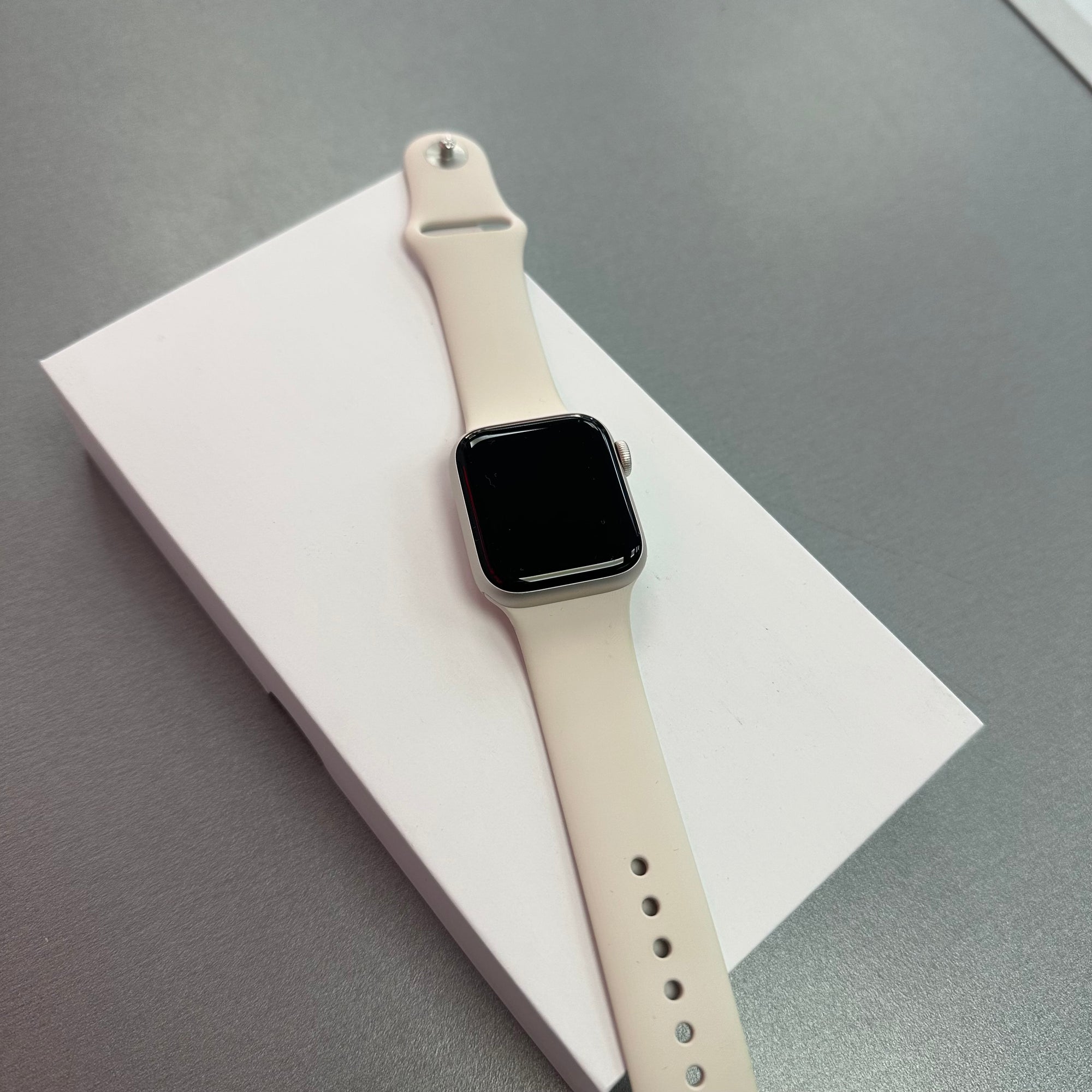 Apple Watch SE 3 40mm 2025 - Starlight Aluminium Case &amp; Starlight Sports Band GPS